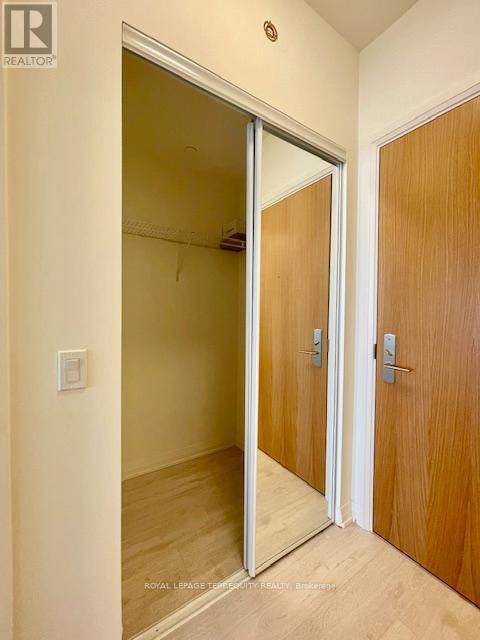 1818 - 8960 Jane Street, Vaughan, Ontario  L4K 2M9 - Photo 3 - N12575026