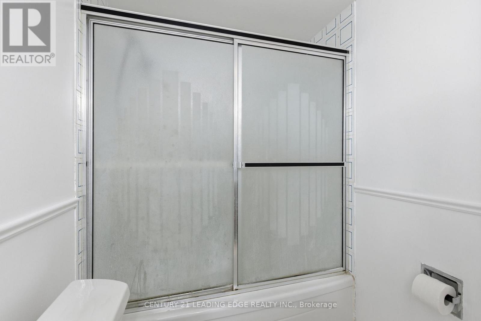 407 - 301 Frances Avenue, Hamilton, Ontario  L8E 3W6 - Photo 12 - X12573122