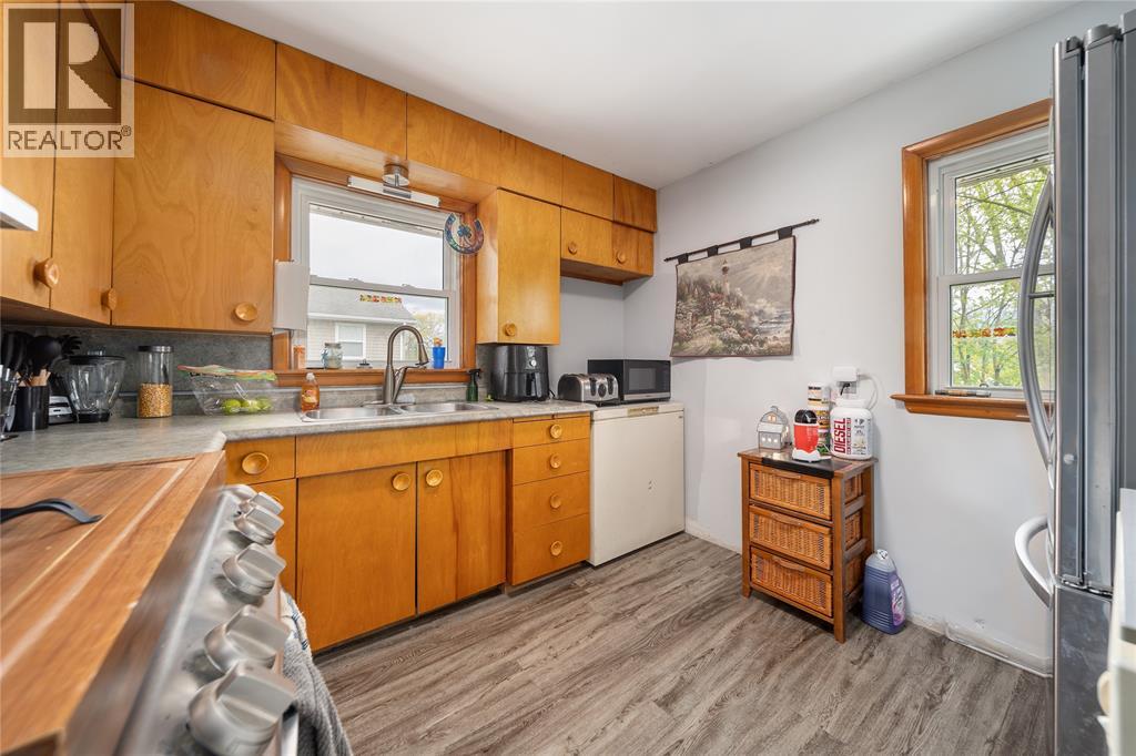 19 Broadway Street, Lambton Shores, Ontario  N0N 1J0 - Photo 6 - 25030618