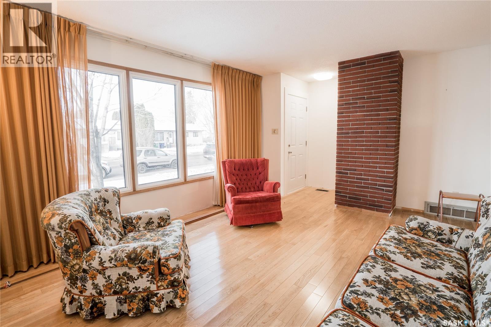 442 Vancouver Avenue S, Saskatoon, Saskatchewan  S7M 3N4 - Photo 4 - SK024671