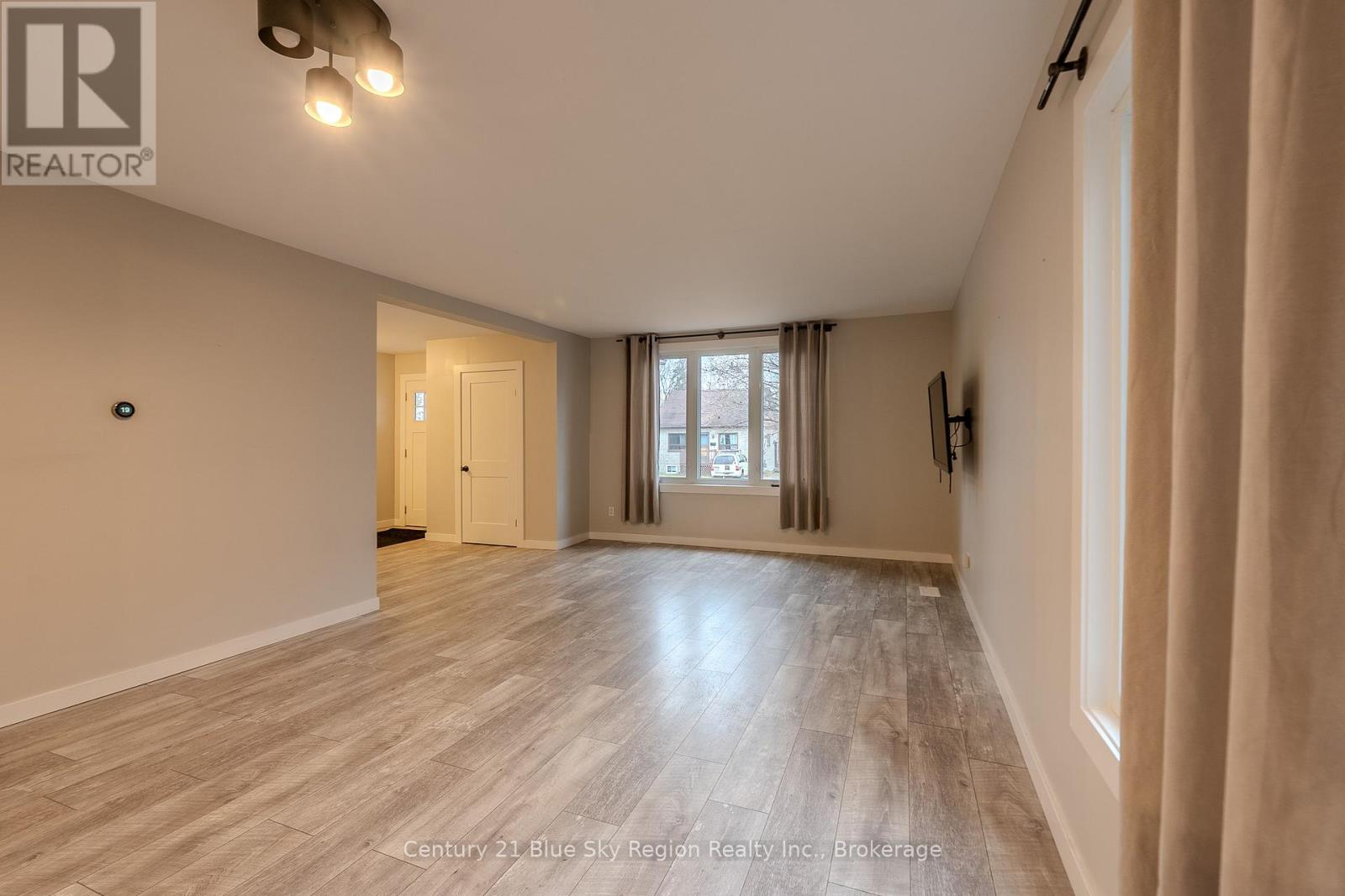 320 Hutcheson Avenue, North Bay, Ontario  P1B 6Z2 - Photo 9 - X12577880