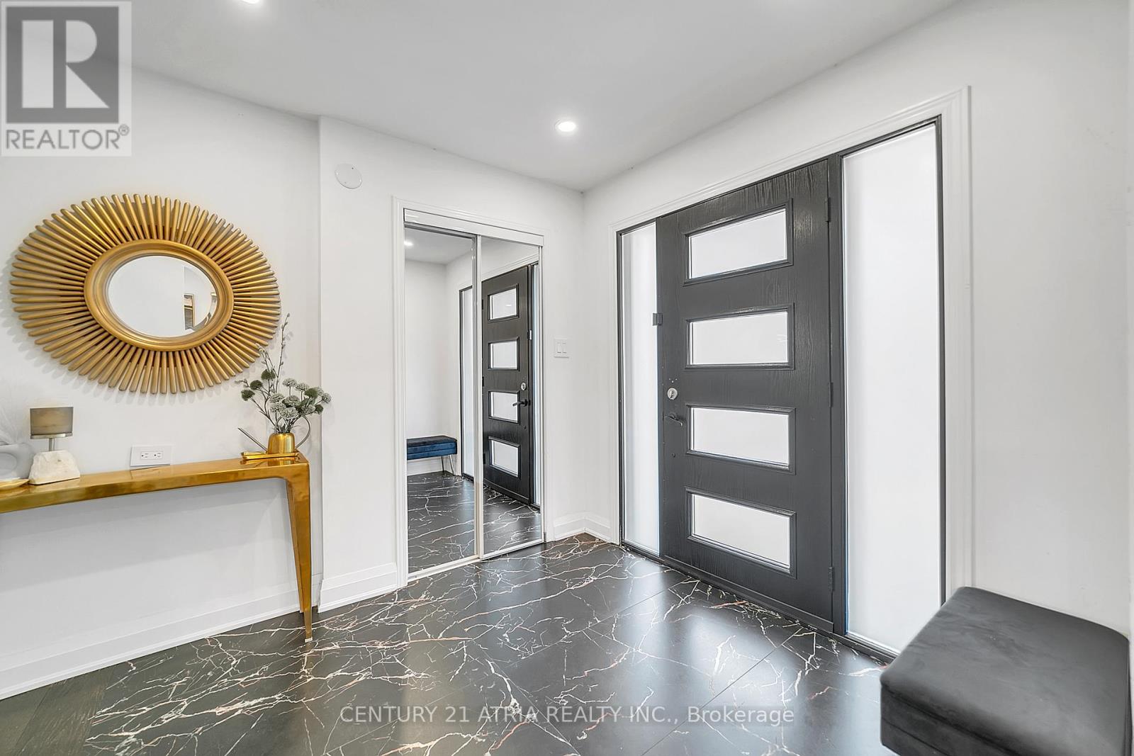 65 Worthington Avenue, Richmond Hill, Ontario  L4E 2S6 - Photo 3 - N12577732