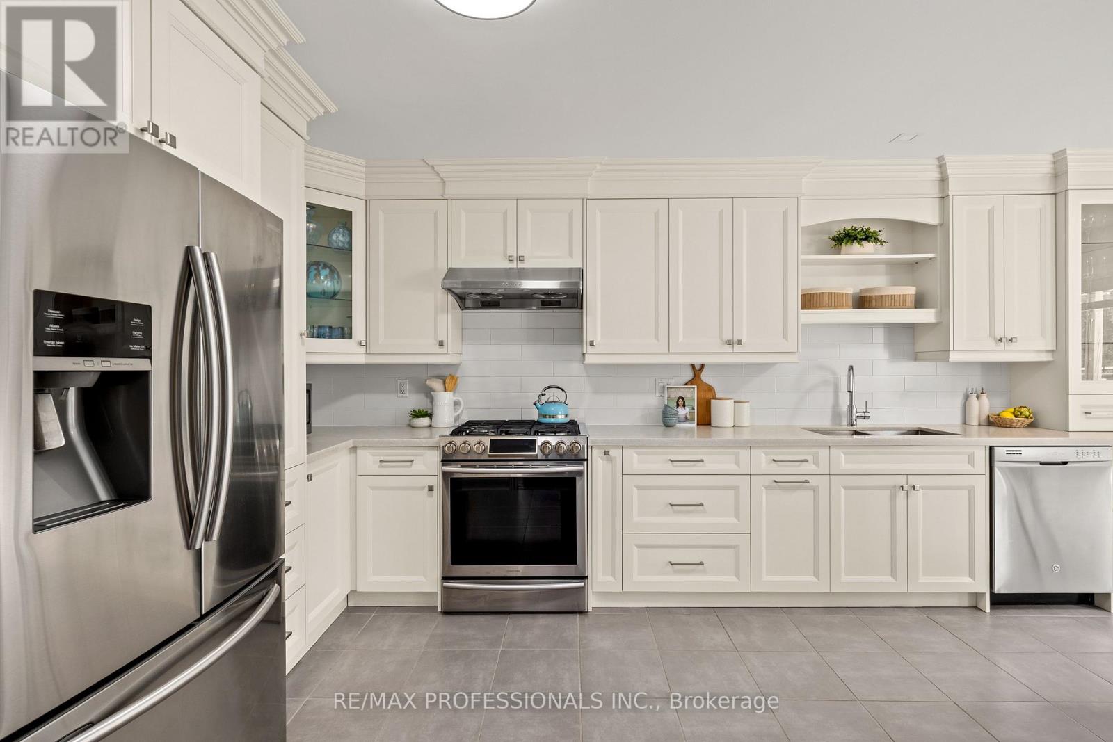 152 Ashton Drive, Vaughan, Ontario  L6A 2T8 - Photo 13 - N12577756