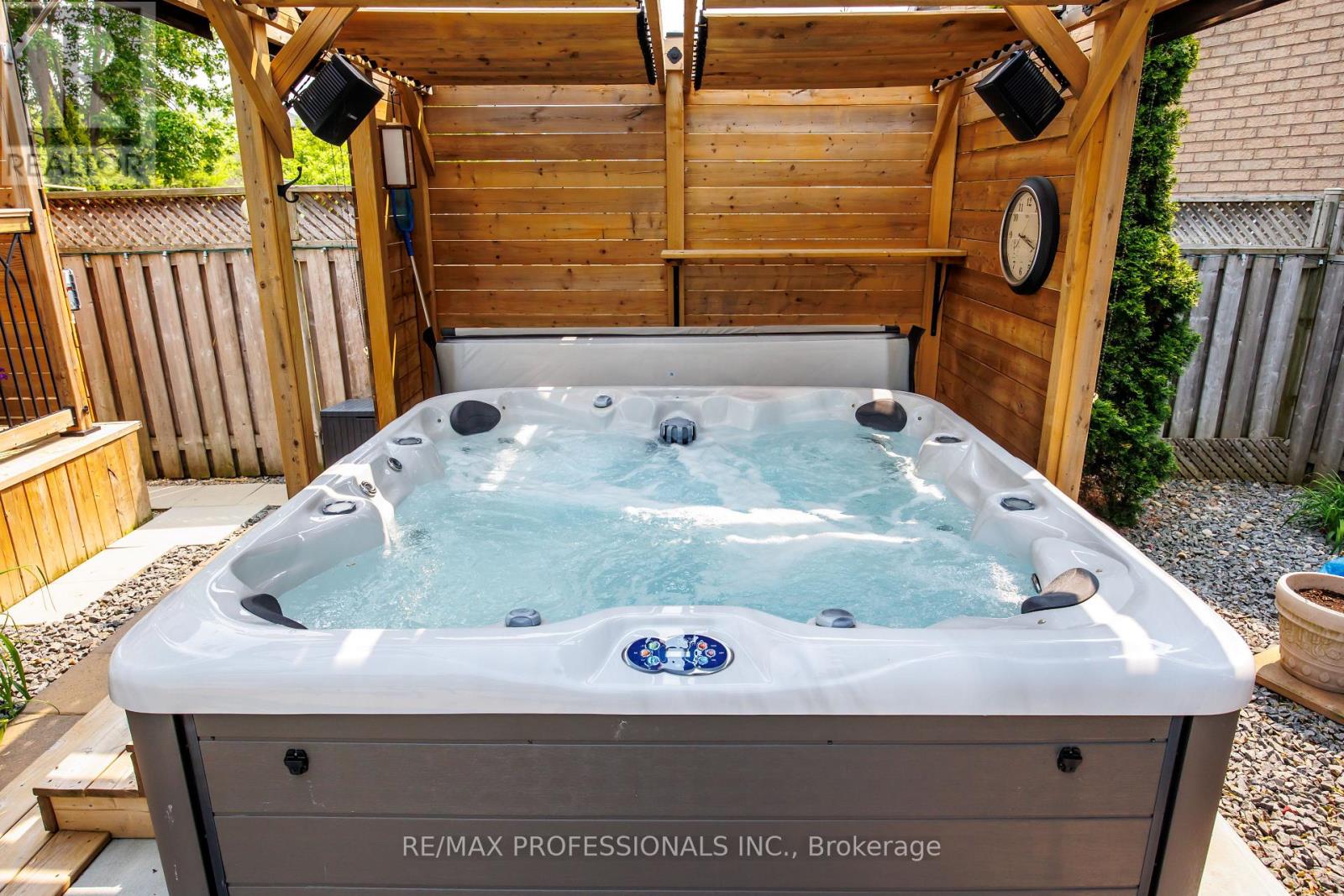 152 Ashton Drive, Vaughan, Ontario  L6A 2T8 - Photo 39 - N12577756