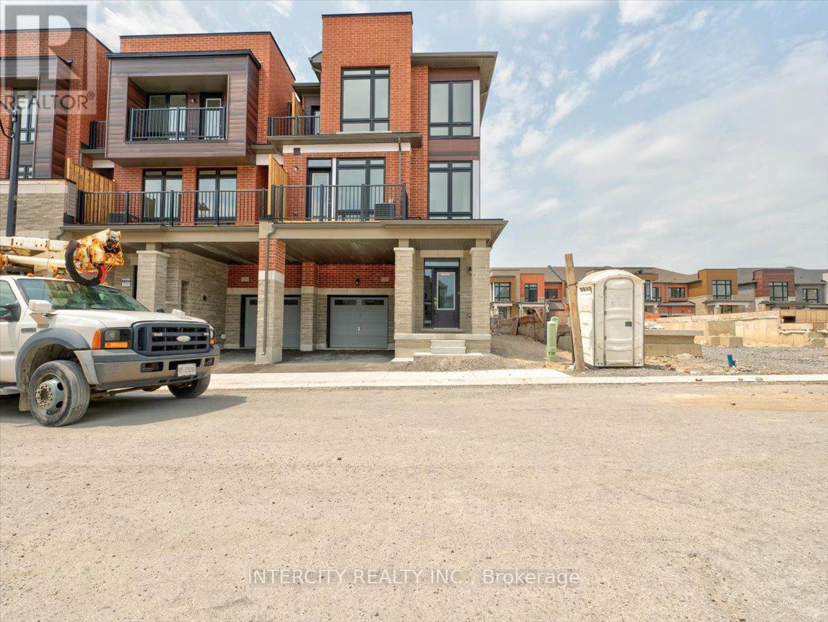 22 GRIFFITH STREET, Aurora, Ontario