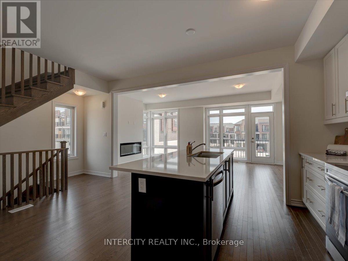 22 Griffith Street, Aurora, Ontario  L4G 7B6 - Photo 11 - N12577760