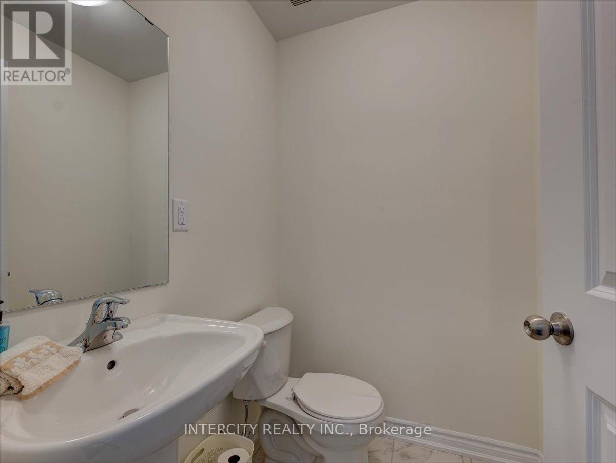 22 Griffith Street, Aurora, Ontario  L4G 7B6 - Photo 19 - N12577760