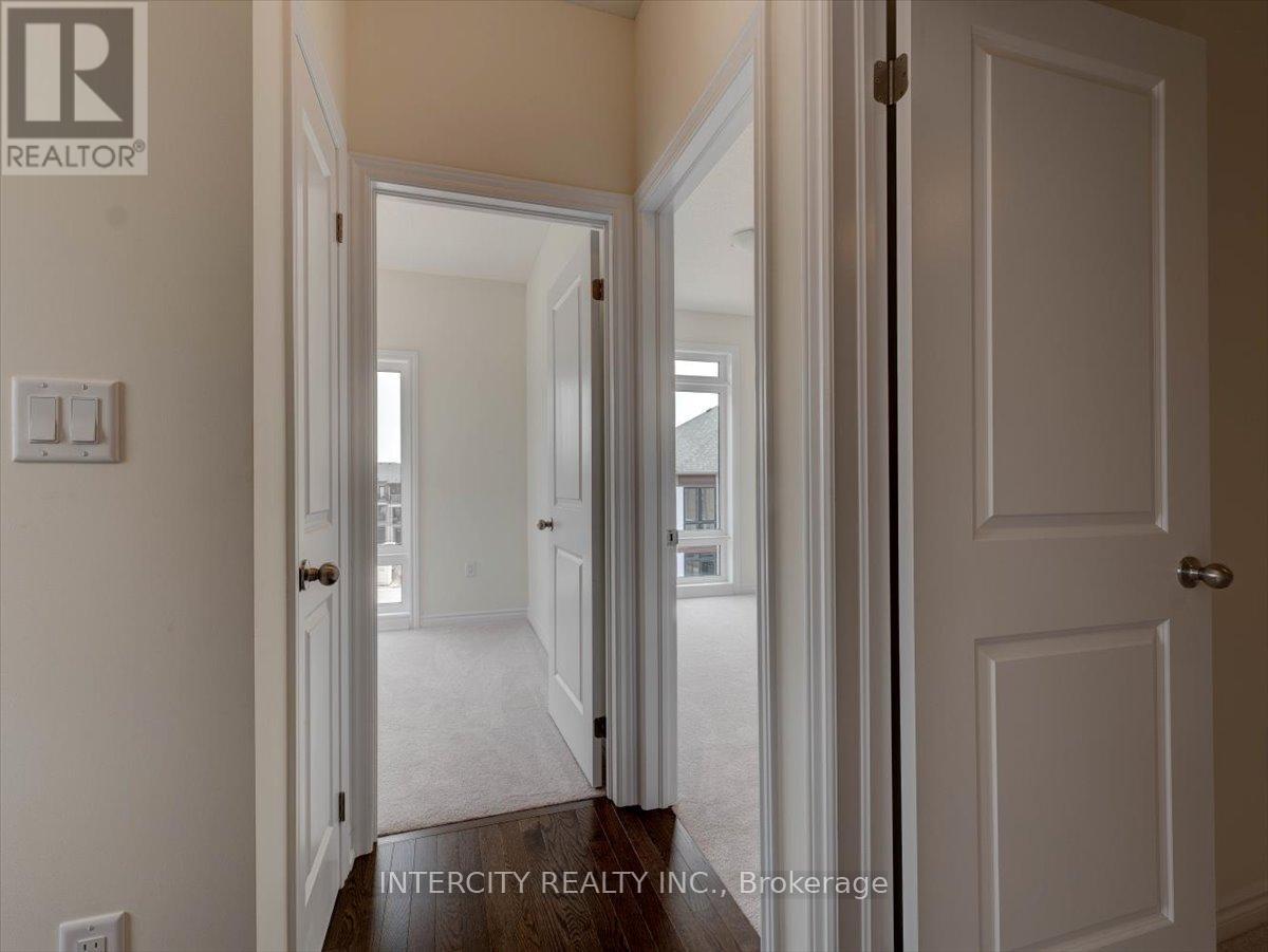 22 Griffith Street, Aurora, Ontario  L4G 7B6 - Photo 22 - N12577760