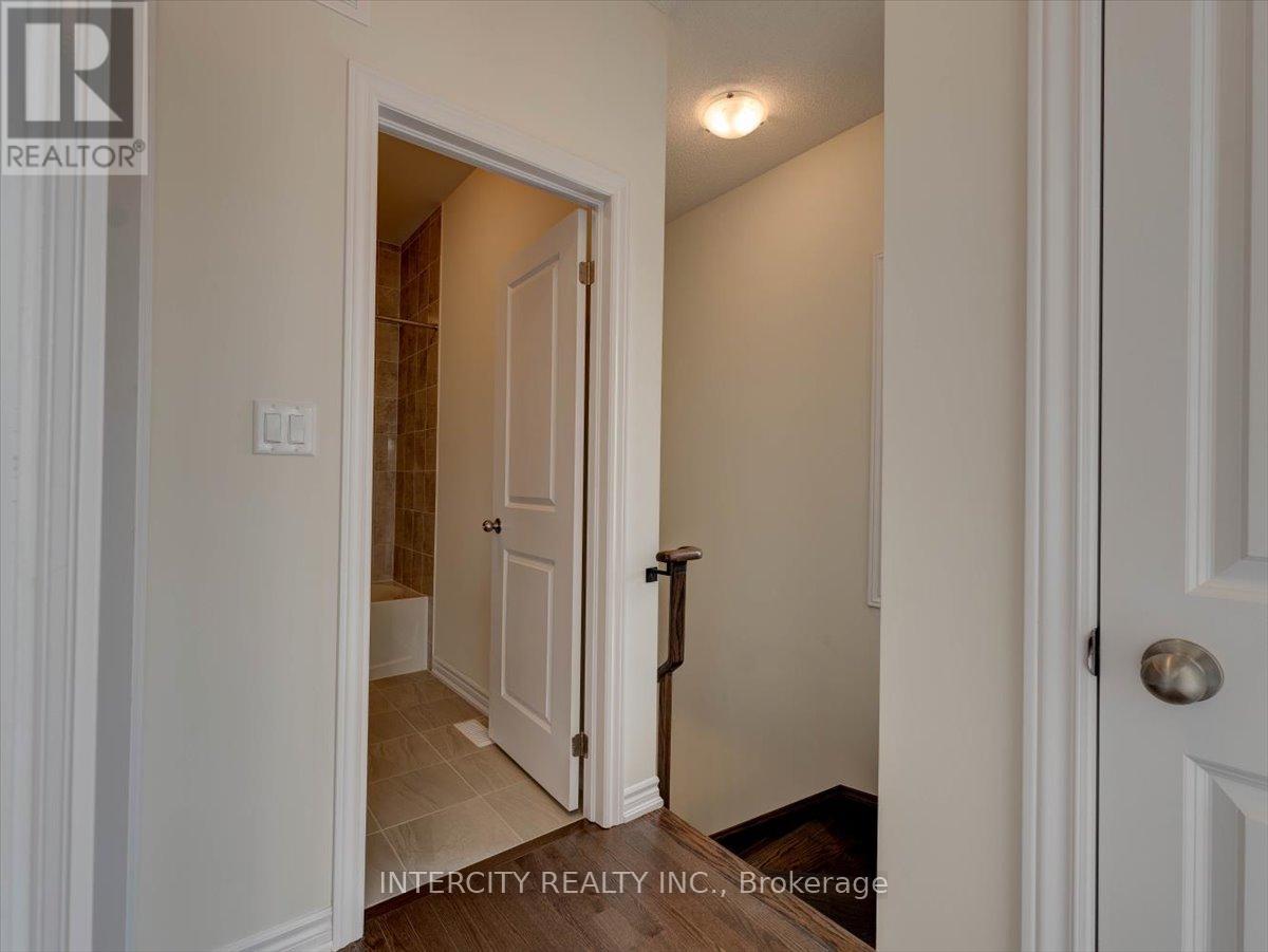 22 Griffith Street, Aurora, Ontario  L4G 7B6 - Photo 27 - N12577760