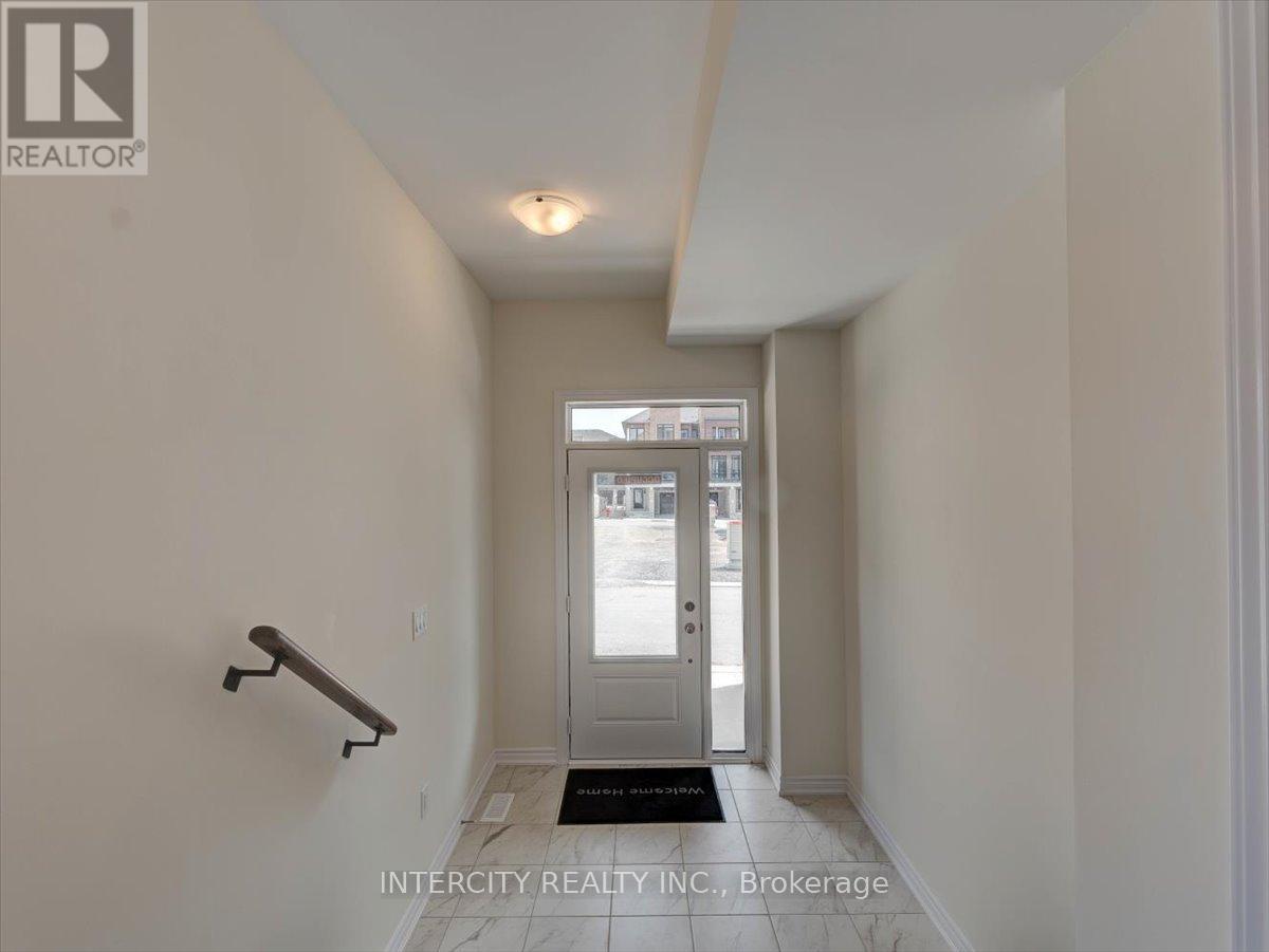 22 Griffith Street, Aurora, Ontario  L4G 7B6 - Photo 3 - N12577760