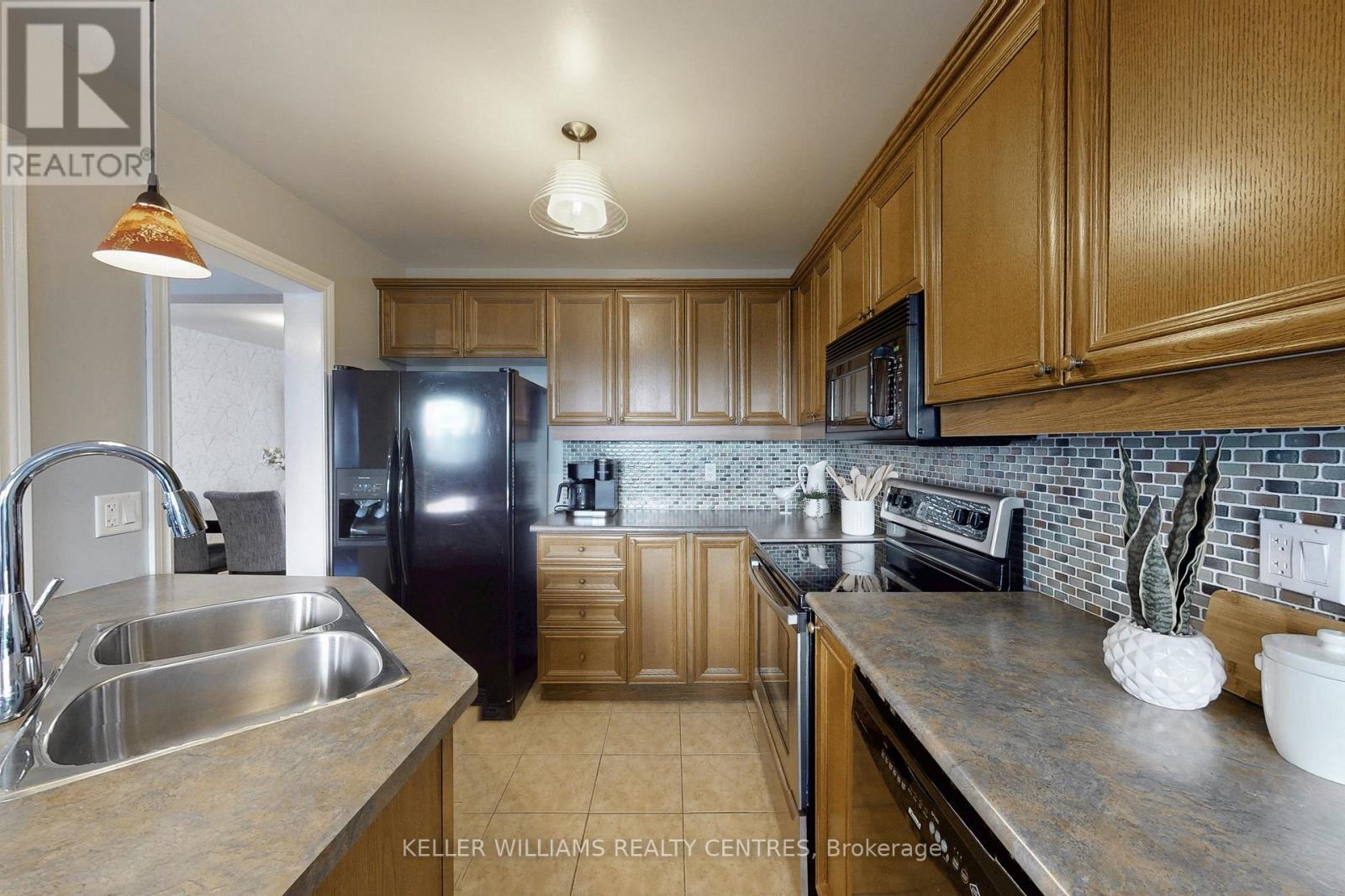 93 Barr Crescent, Aurora, Ontario  L4G 0C2 - Photo 13 - N12577784