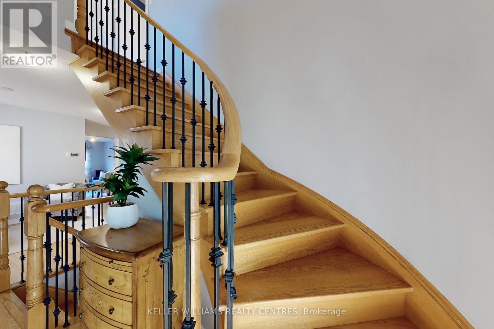 93 Barr Crescent, Aurora, Ontario  L4G 0C2 - Photo 22 - N12577784