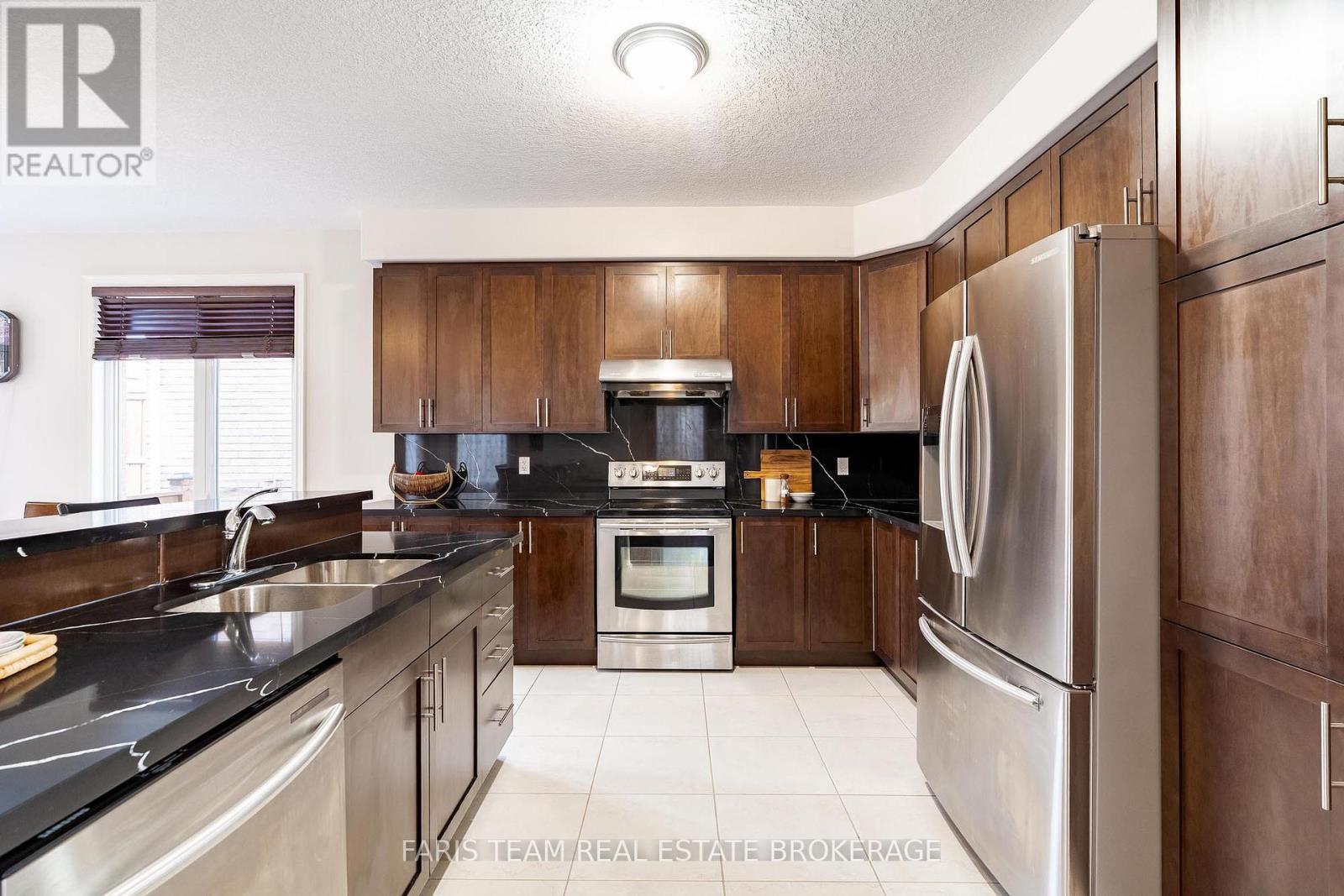 56 Jewel House Lane, Barrie (Innis-Shore), Ontario  L4M 0C4 - Photo 5 - S12577776