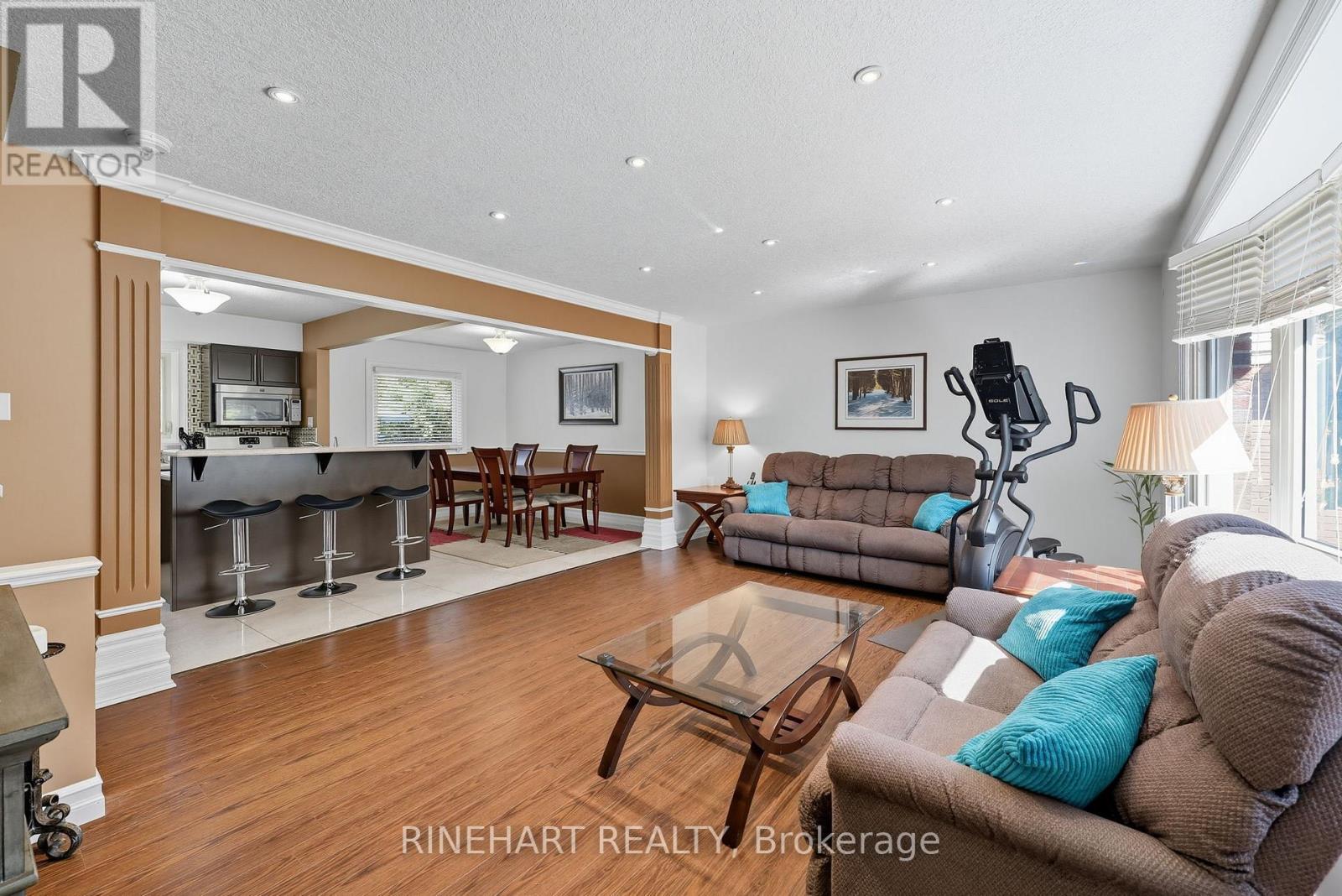 10 Alayne Crescent, London South, Ontario  N6E 2A3 - Photo 10 - X12435611