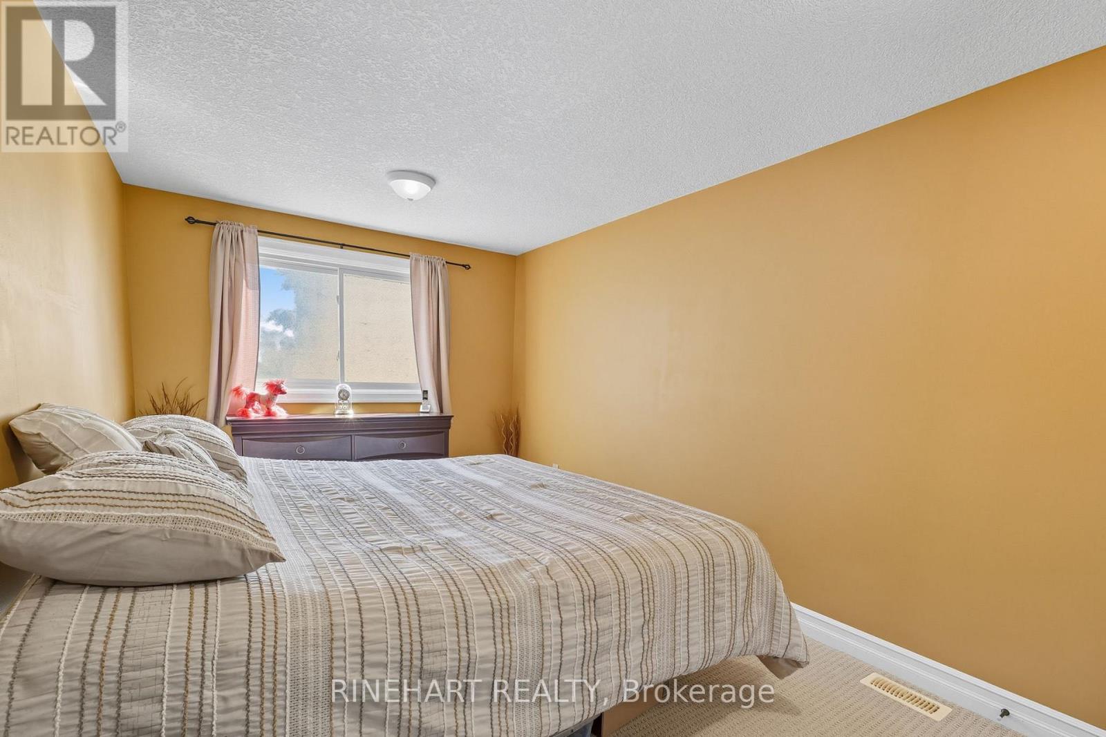 10 Alayne Crescent, London South, Ontario  N6E 2A3 - Photo 27 - X12435611