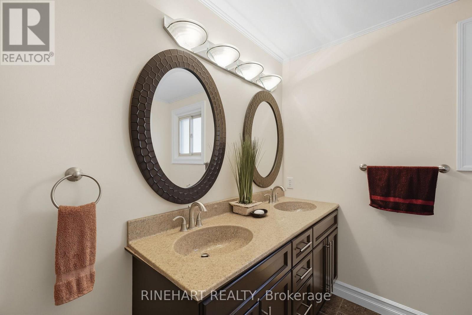 10 Alayne Crescent, London South, Ontario  N6E 2A3 - Photo 29 - X12435611