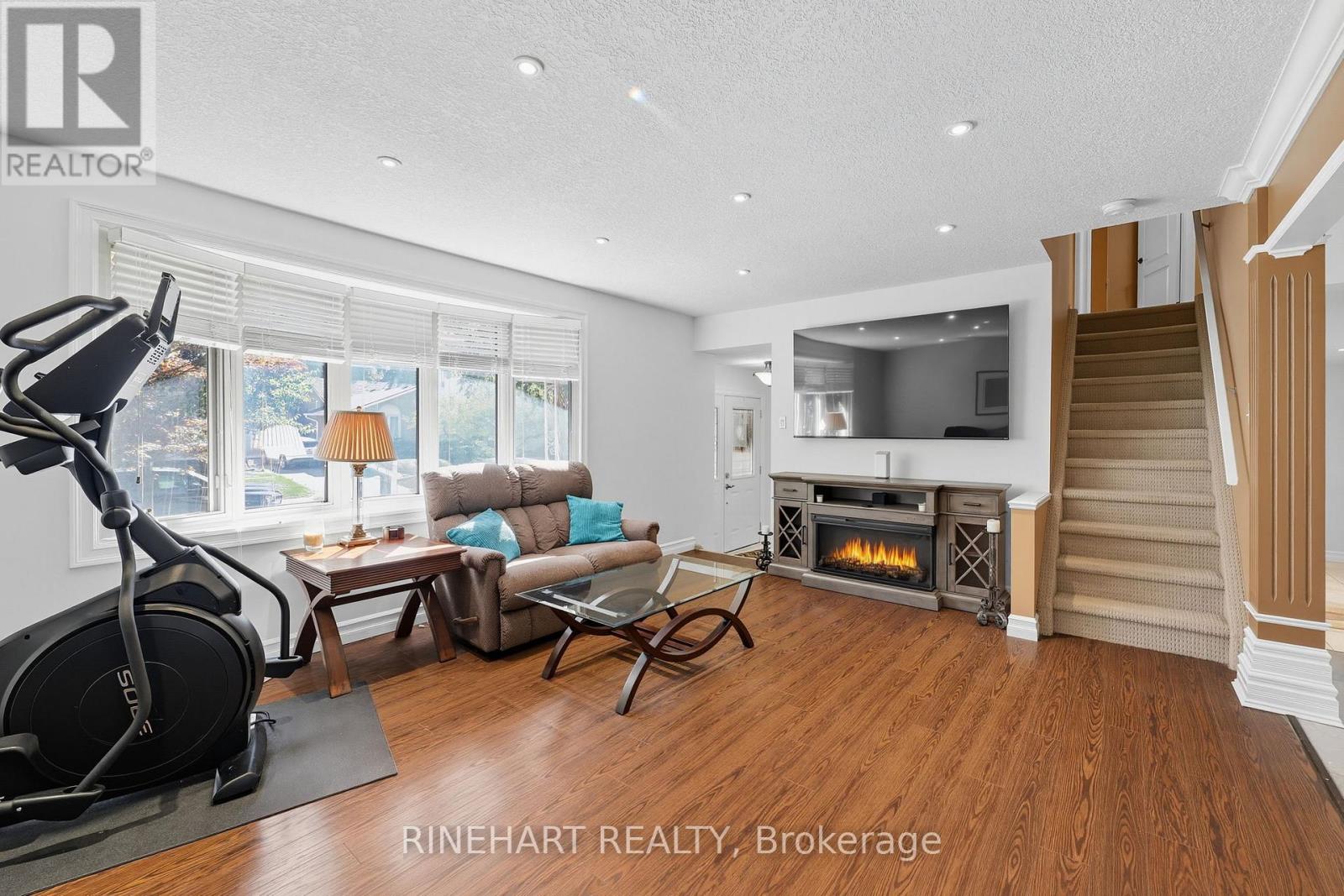 10 Alayne Crescent, London South, Ontario  N6E 2A3 - Photo 7 - X12435611