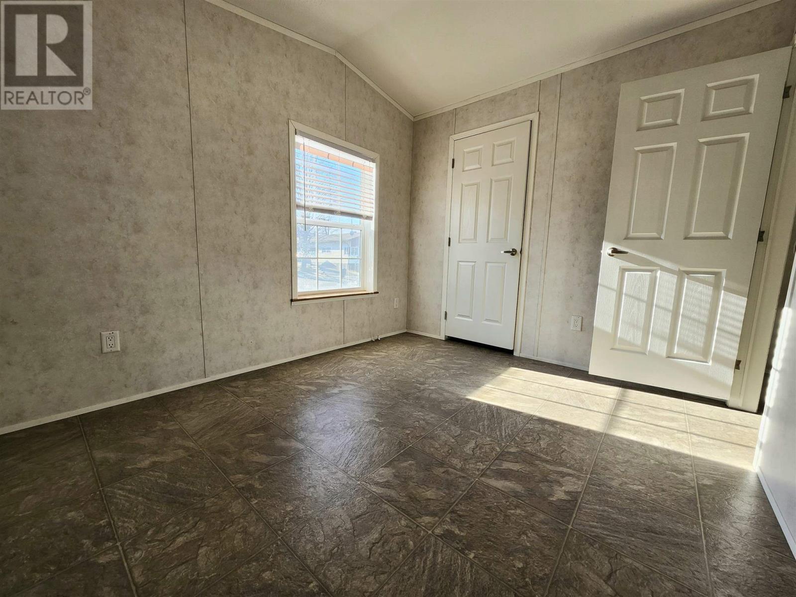 51 Westhill Rd, Elliot Lake, Ontario  P5A 1A4 - Photo 19 - SM253313