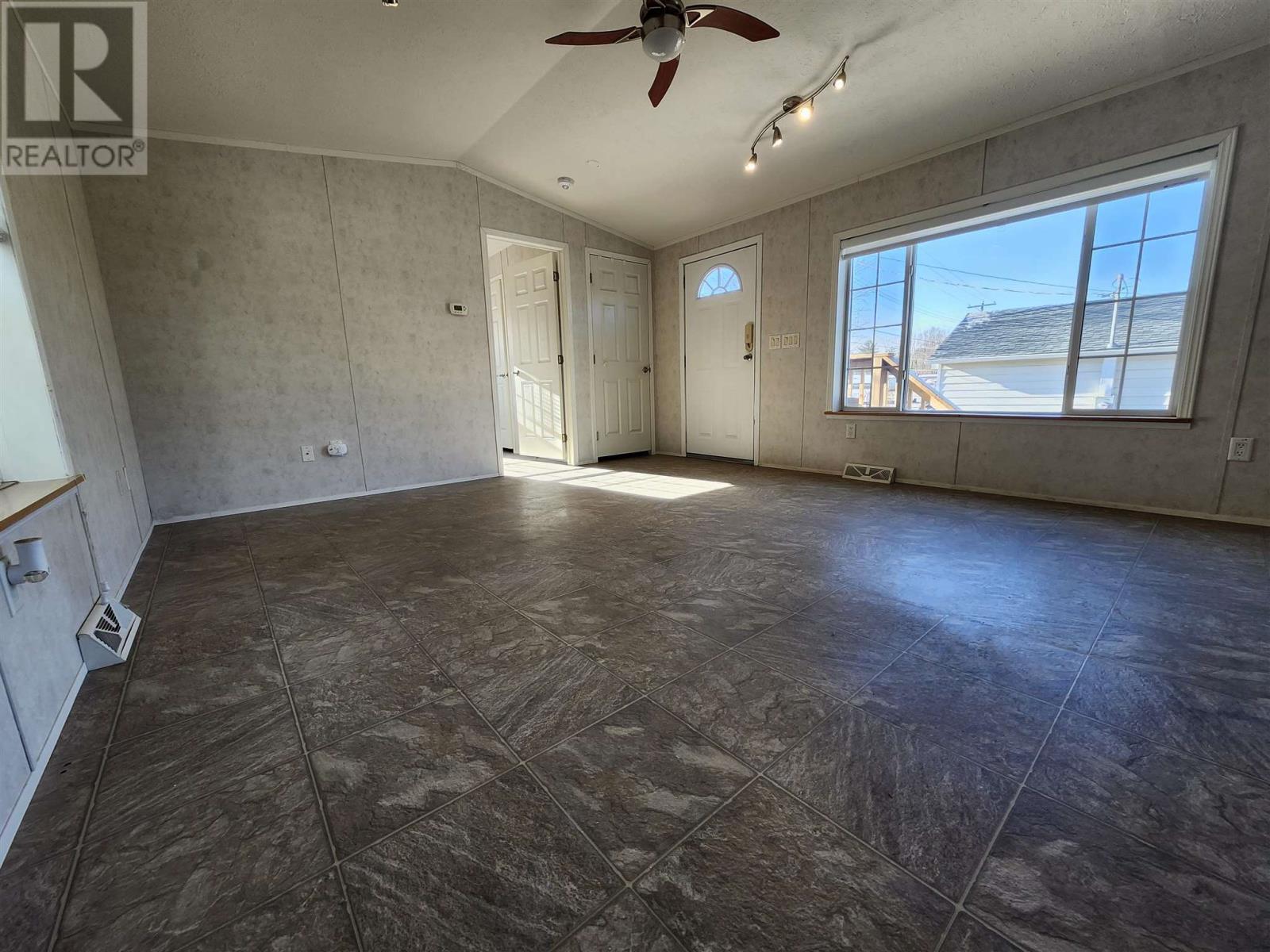 51 Westhill Rd, Elliot Lake, Ontario  P5A 1A4 - Photo 10 - SM253313