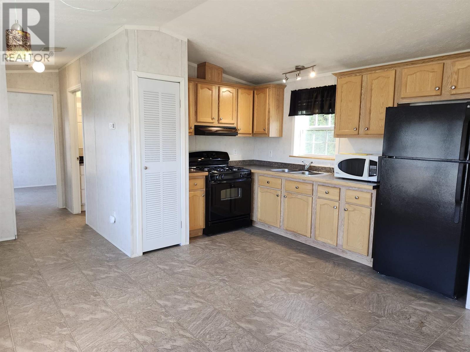 51 Westhill Rd, Elliot Lake, Ontario  P5A 1A4 - Photo 5 - SM253313