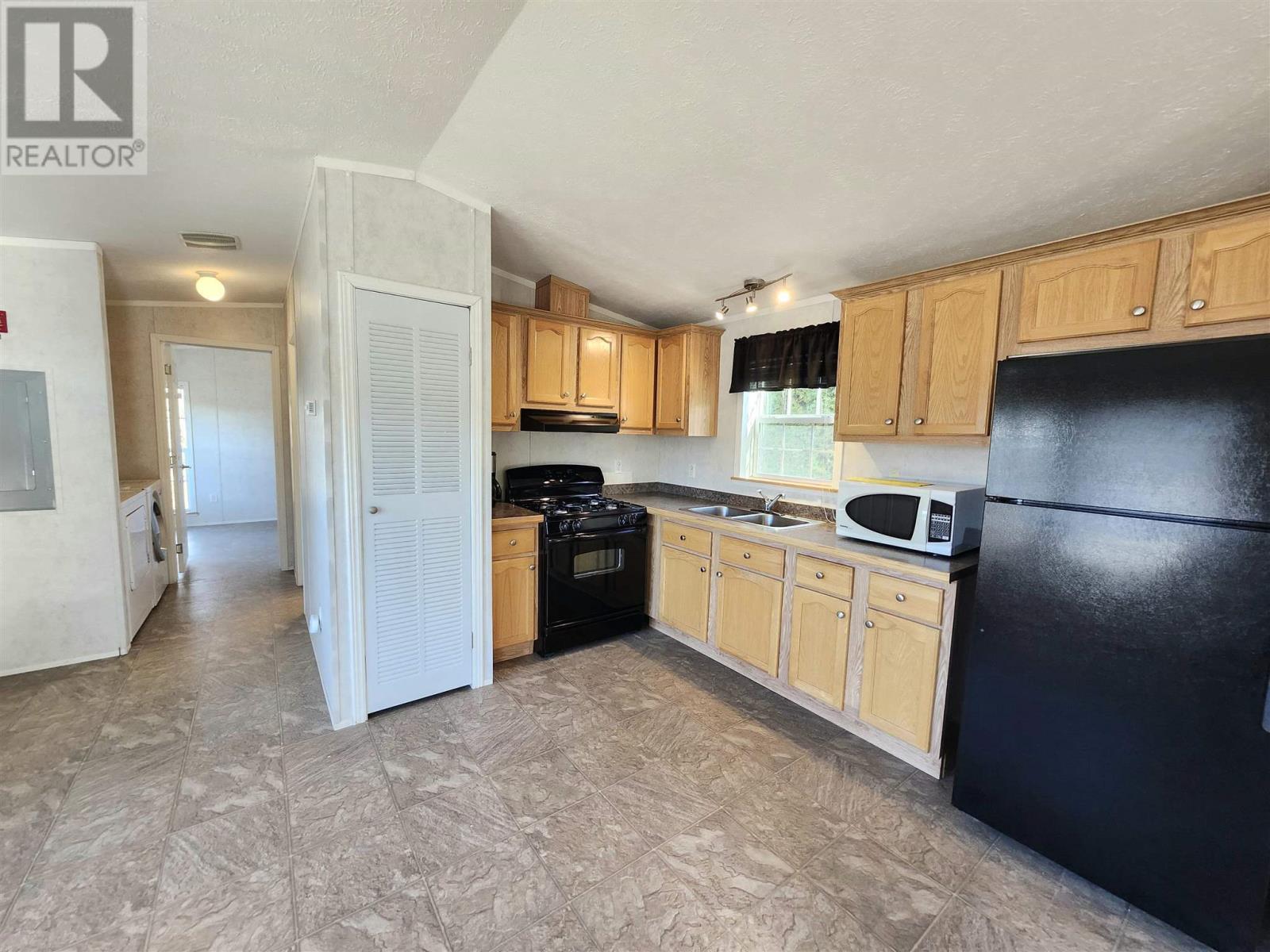 51 Westhill Rd, Elliot Lake, Ontario  P5A 1A4 - Photo 7 - SM253313