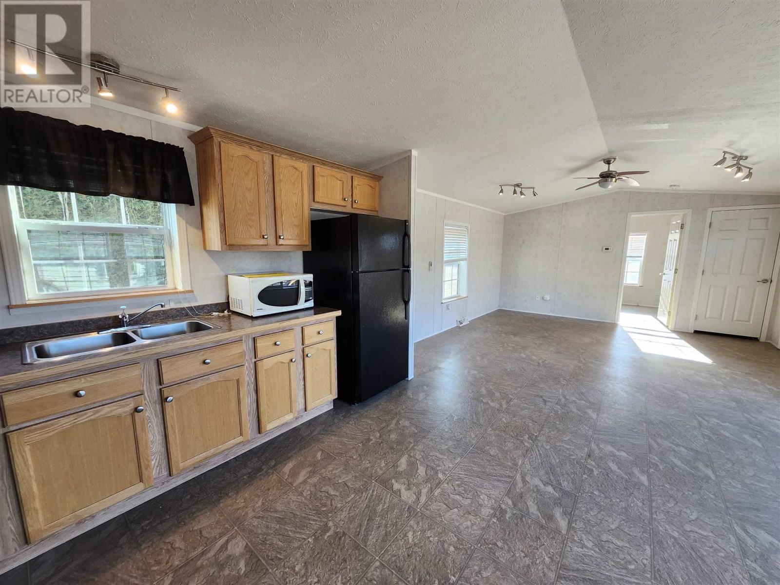 51 Westhill Rd, Elliot Lake, Ontario  P5A 1A4 - Photo 6 - SM253313