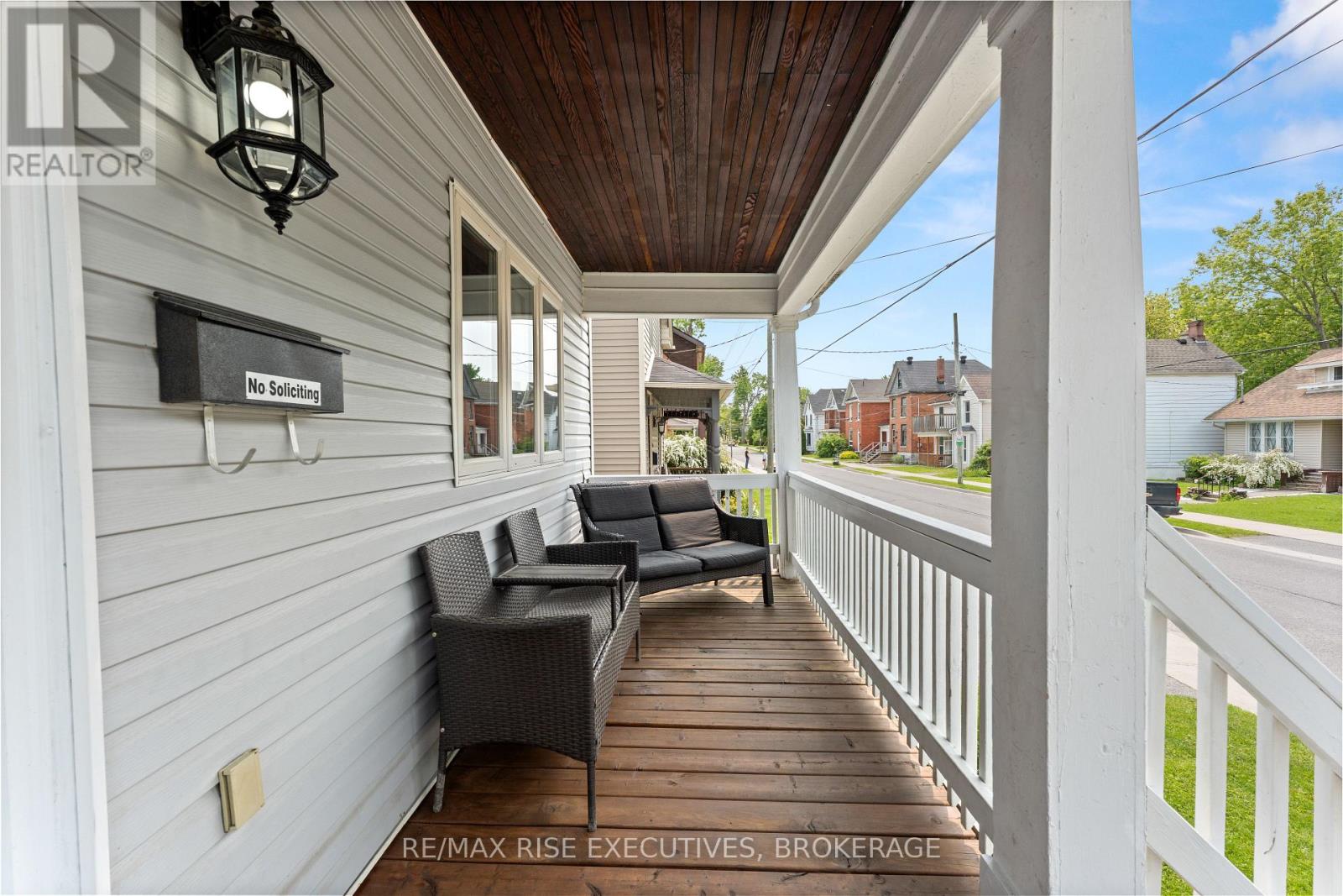 135 Nelson Street, Kingston, Ontario K7L 3W9 - Photo 3 - X12577974