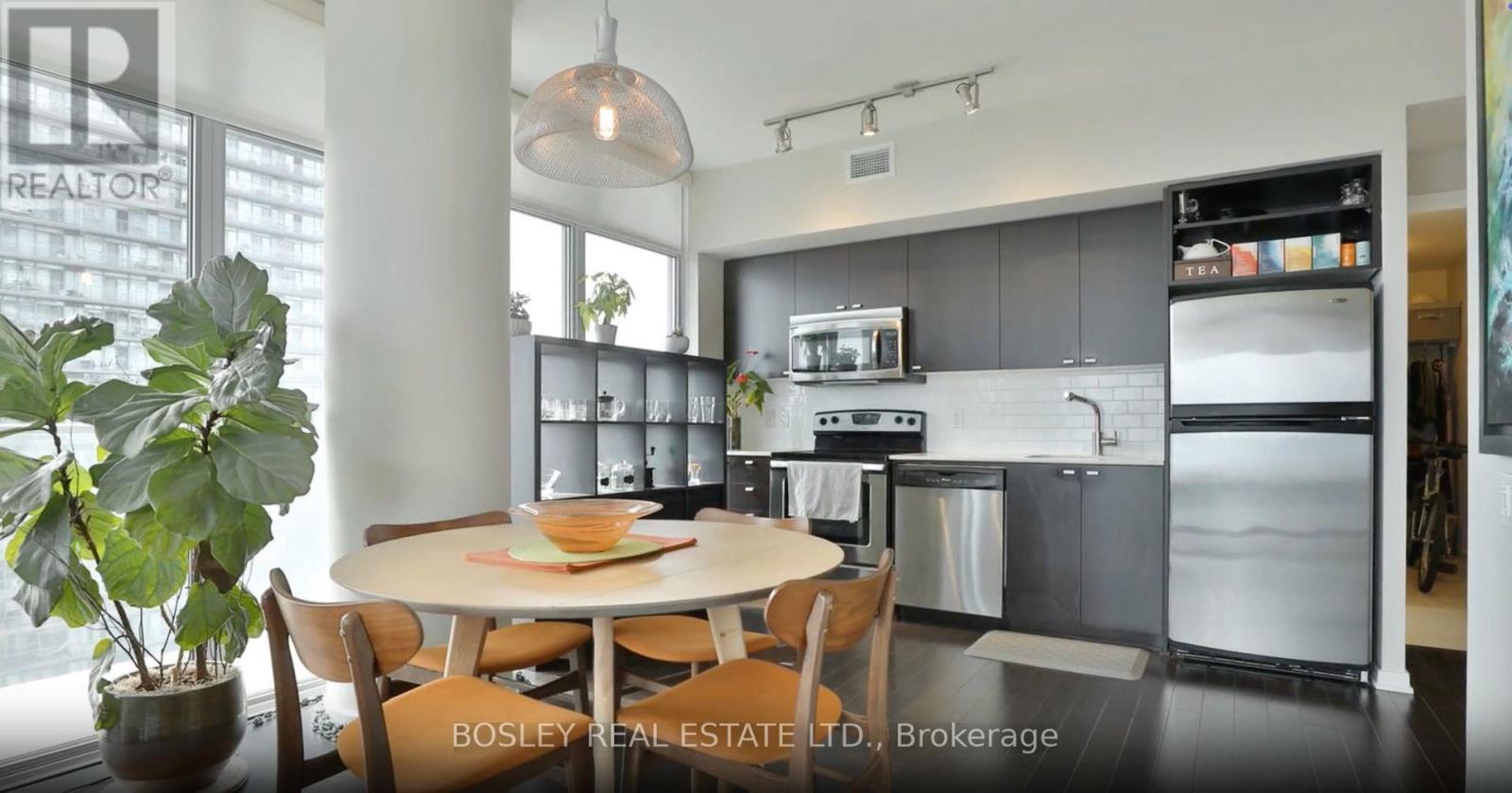 1405 - 103 The Queensway, Toronto, Ontario  M6S 5B3 - Photo 7 - W12577706