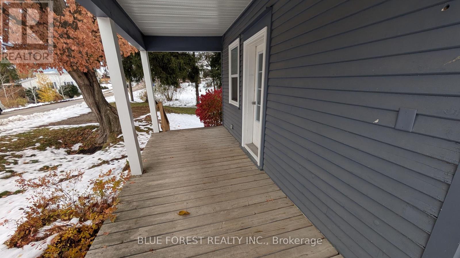 8516 Townsend Line, Lambton Shores, Ontario  N0M 1B0 - Photo 4 - X12577944