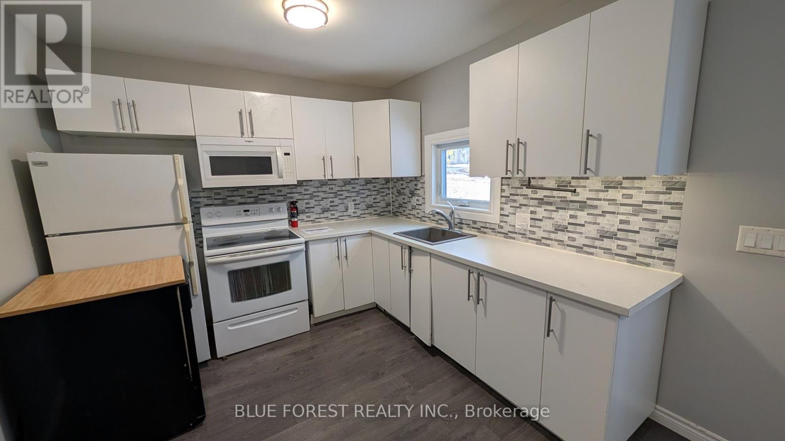 8516 Townsend Line, Lambton Shores, Ontario  N0M 1B0 - Photo 7 - X12577944