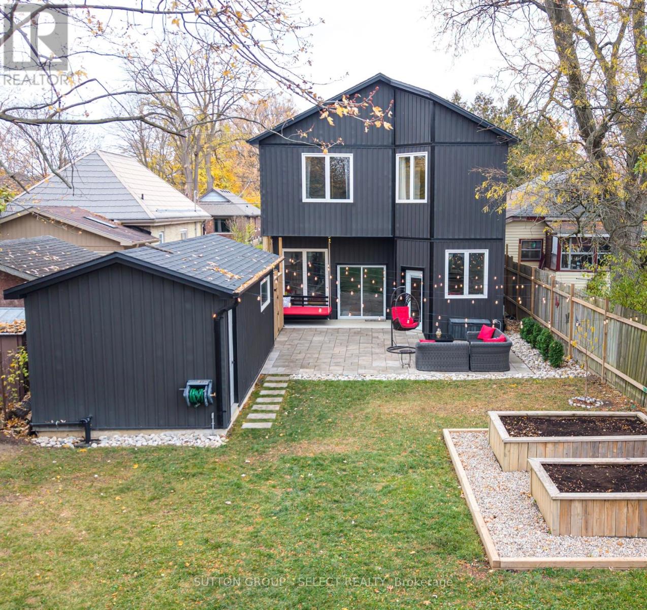 515 Emery Street E, London South, Ontario  N6C 2E9 - Photo 1 - X12577964