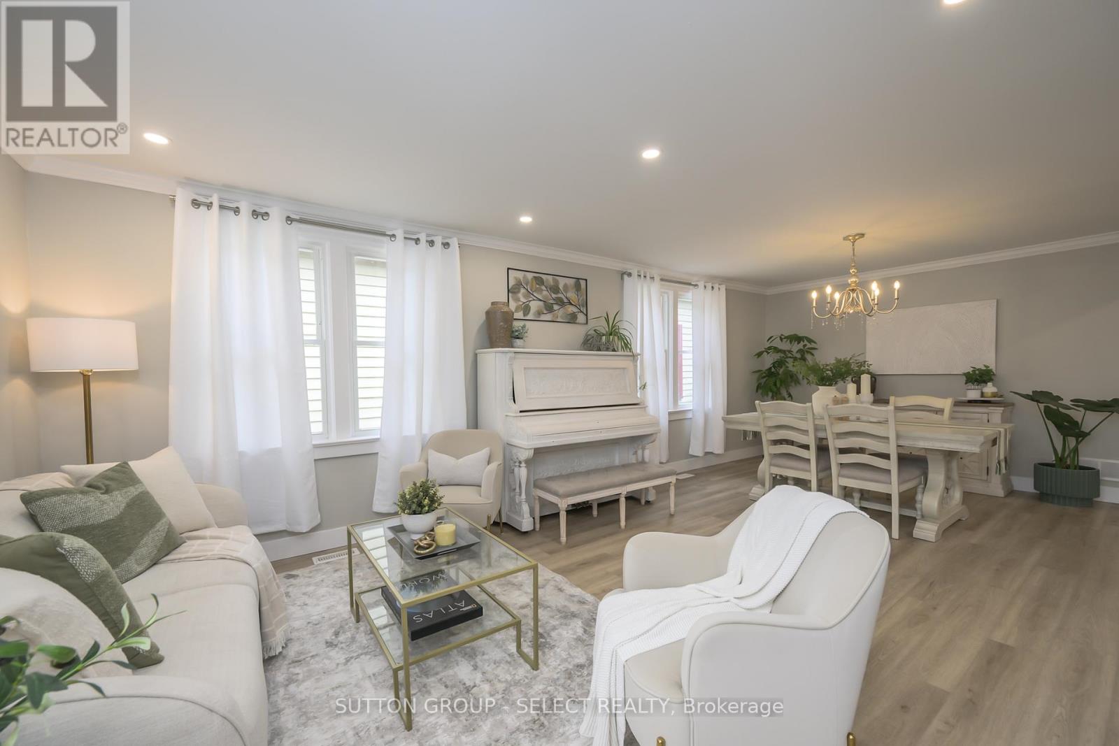 515 Emery Street E, London South, Ontario  N6C 2E9 - Photo 2 - X12577964