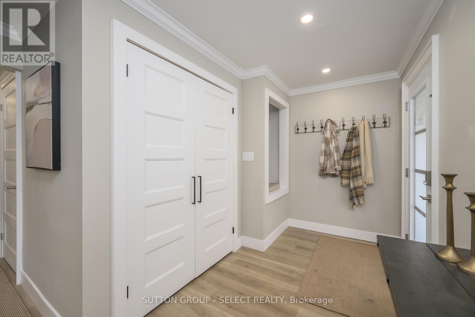 515 Emery Street E, London South, Ontario  N6C 2E9 - Photo 3 - X12577964