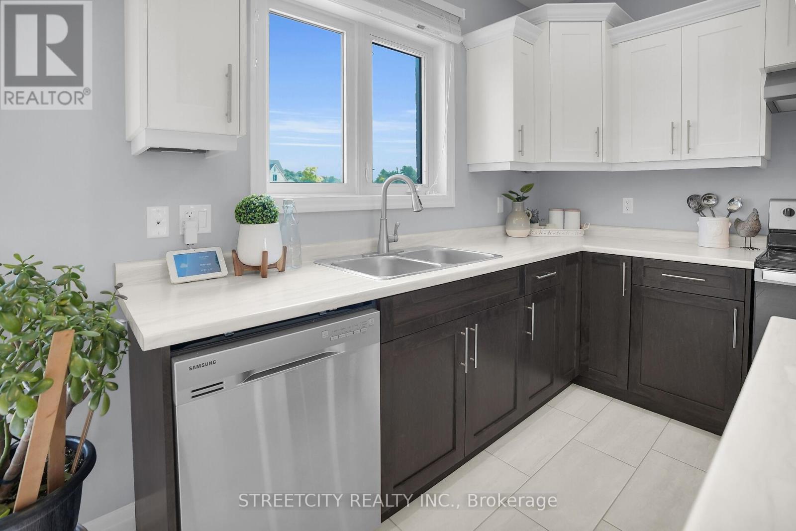 102 Timberwalk Trail, Middlesex Centre, Ontario  N0M 2A0 - Photo 10 - X12577966