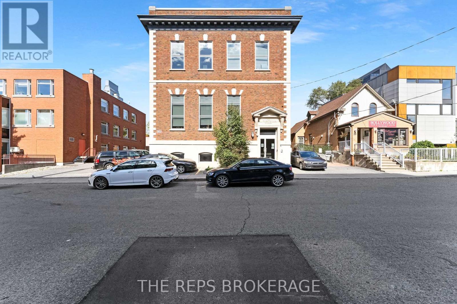 43-45 Eccles Street W, Ottawa, Ontario K1R 6S3 - Photo 2 - X12578034