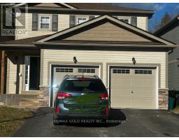 106 FIELDSTREAM CHASE, Bracebridge, Ontario