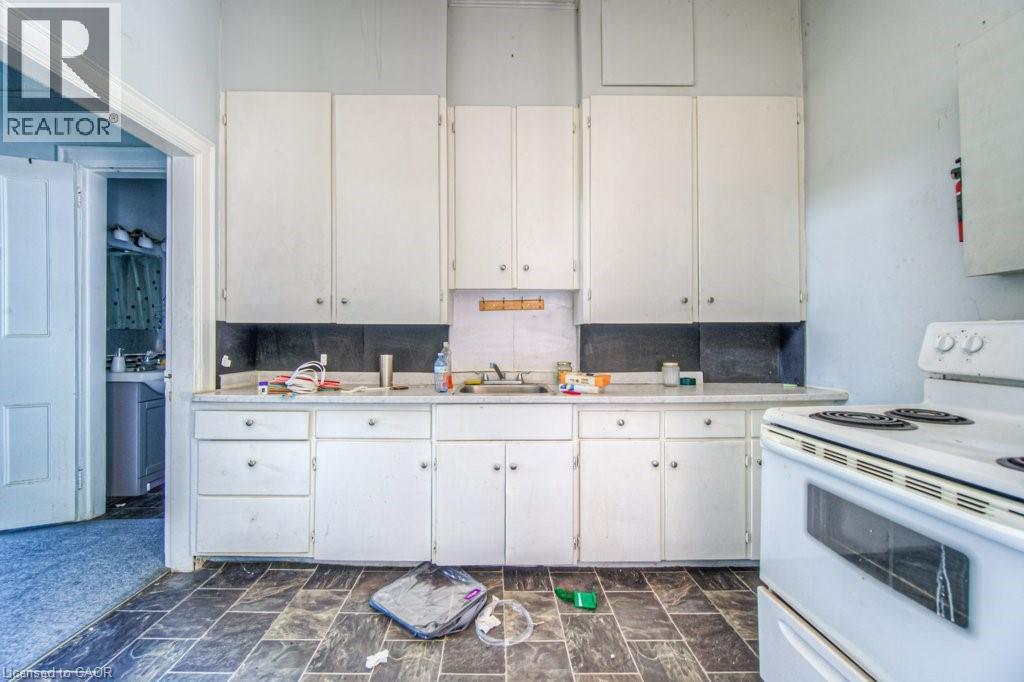 245 Ainslie Street S, Cambridge, Ontario  N1R 3L2 - Photo 9 - 40777486