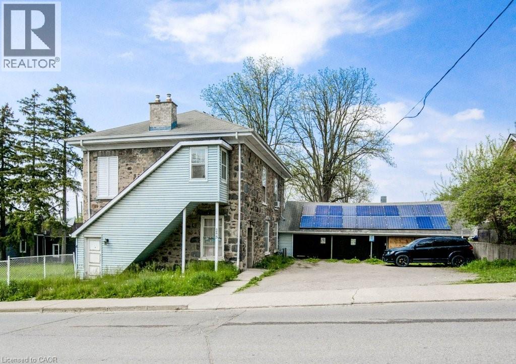 245 Ainslie Street S, Cambridge, Ontario  N1R 3L2 - Photo 3 - 40777486