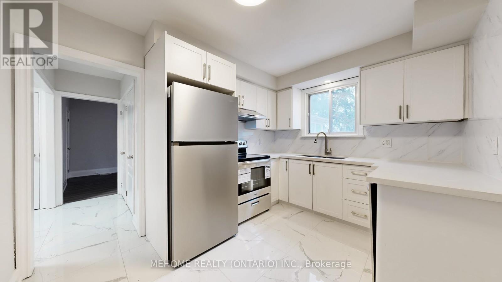 95 Roseview Avenue, Richmond Hill, Ontario  L4C 1C6 - Photo 20 - N12551742