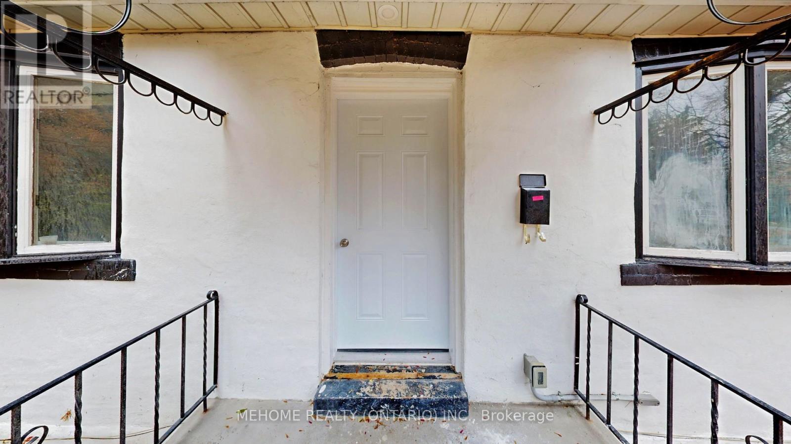 95 Roseview Avenue, Richmond Hill, Ontario  L4C 1C6 - Photo 3 - N12551742