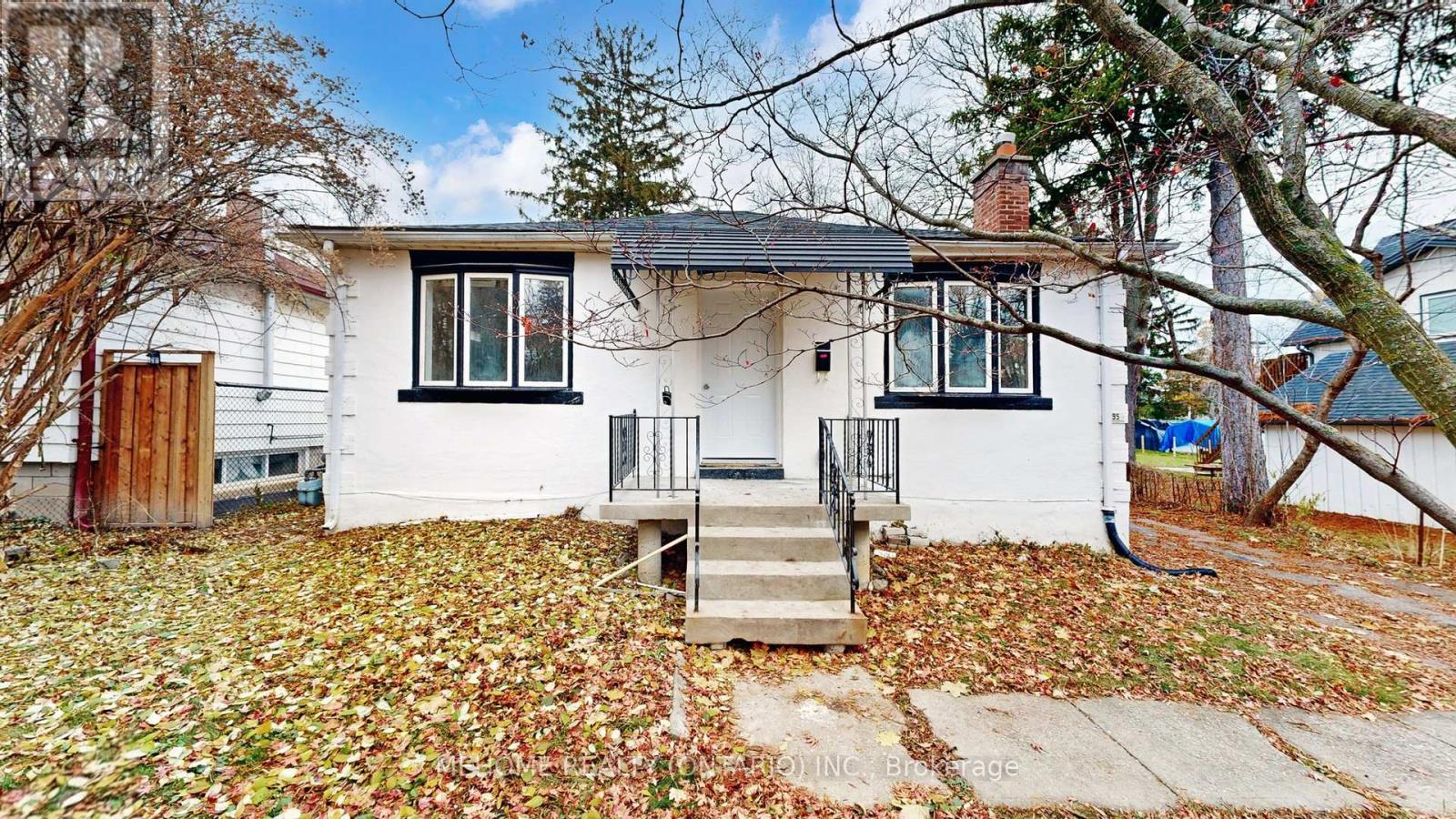 95 Roseview Avenue, Richmond Hill, Ontario  L4C 1C6 - Photo 2 - N12551742