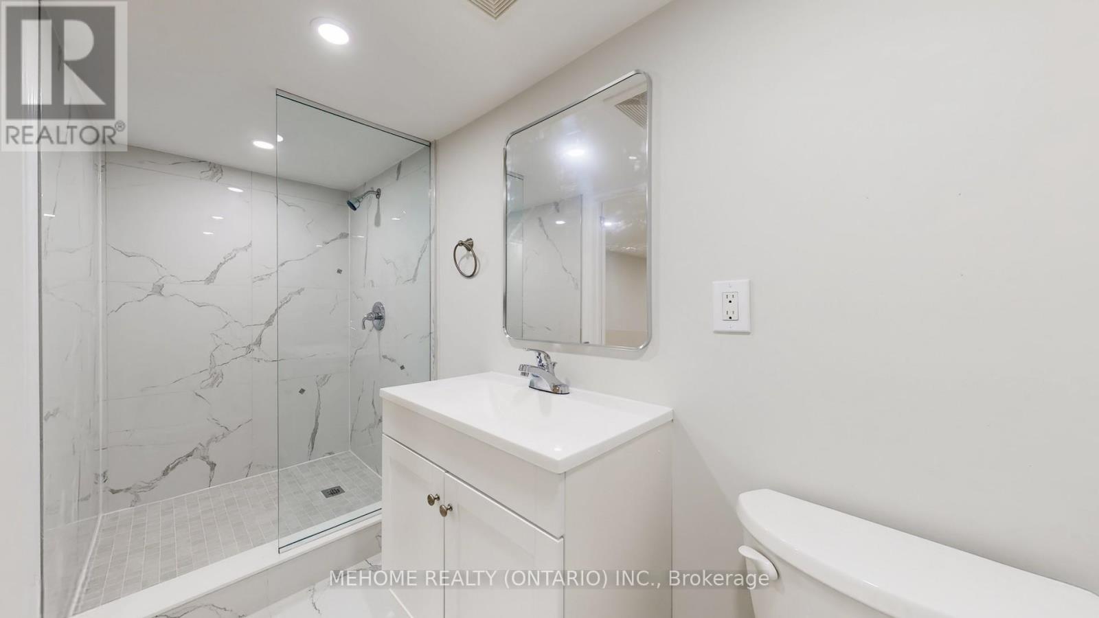 95 Roseview Avenue, Richmond Hill, Ontario  L4C 1C6 - Photo 33 - N12551742