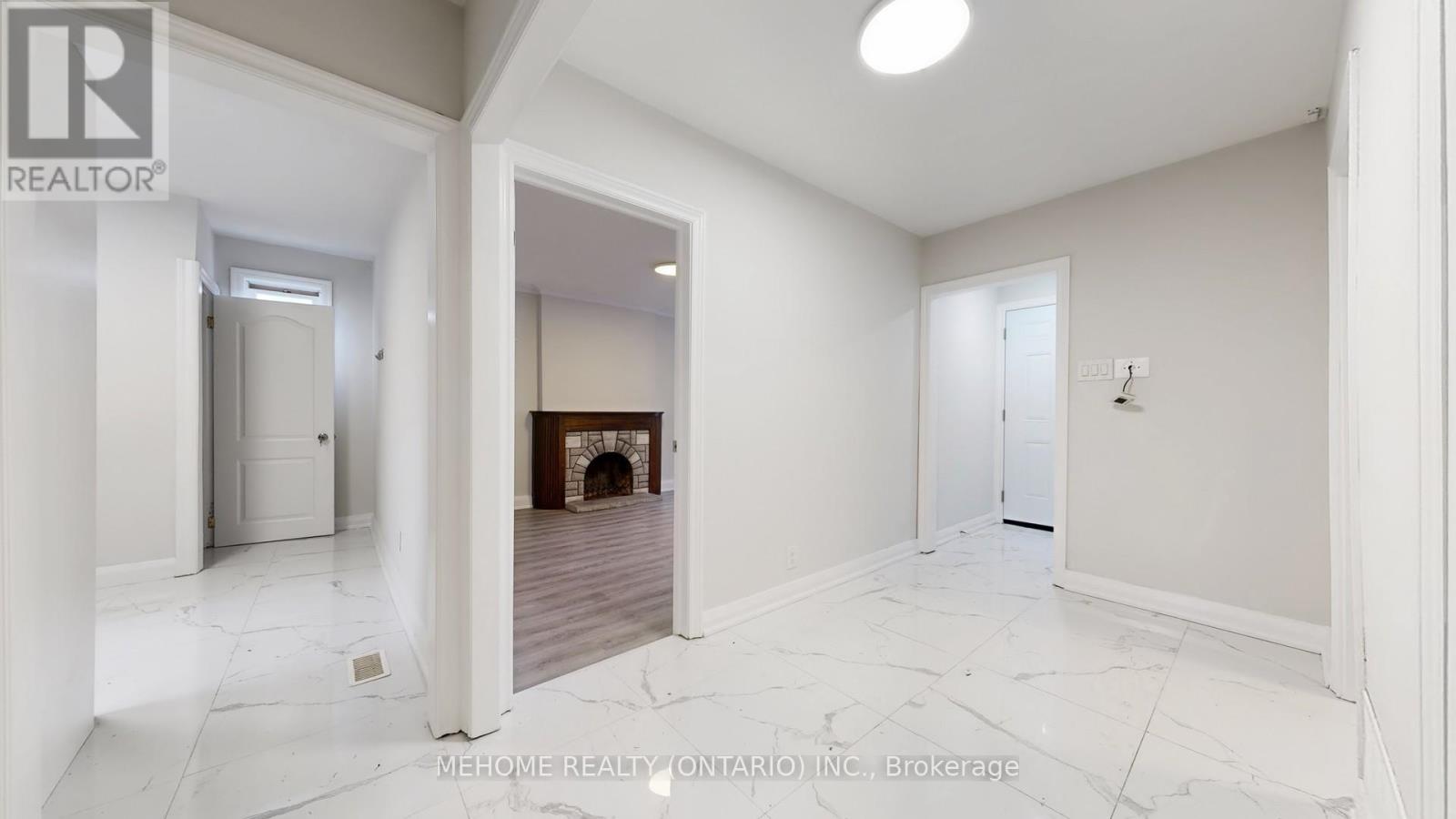 95 Roseview Avenue, Richmond Hill, Ontario  L4C 1C6 - Photo 8 - N12551742