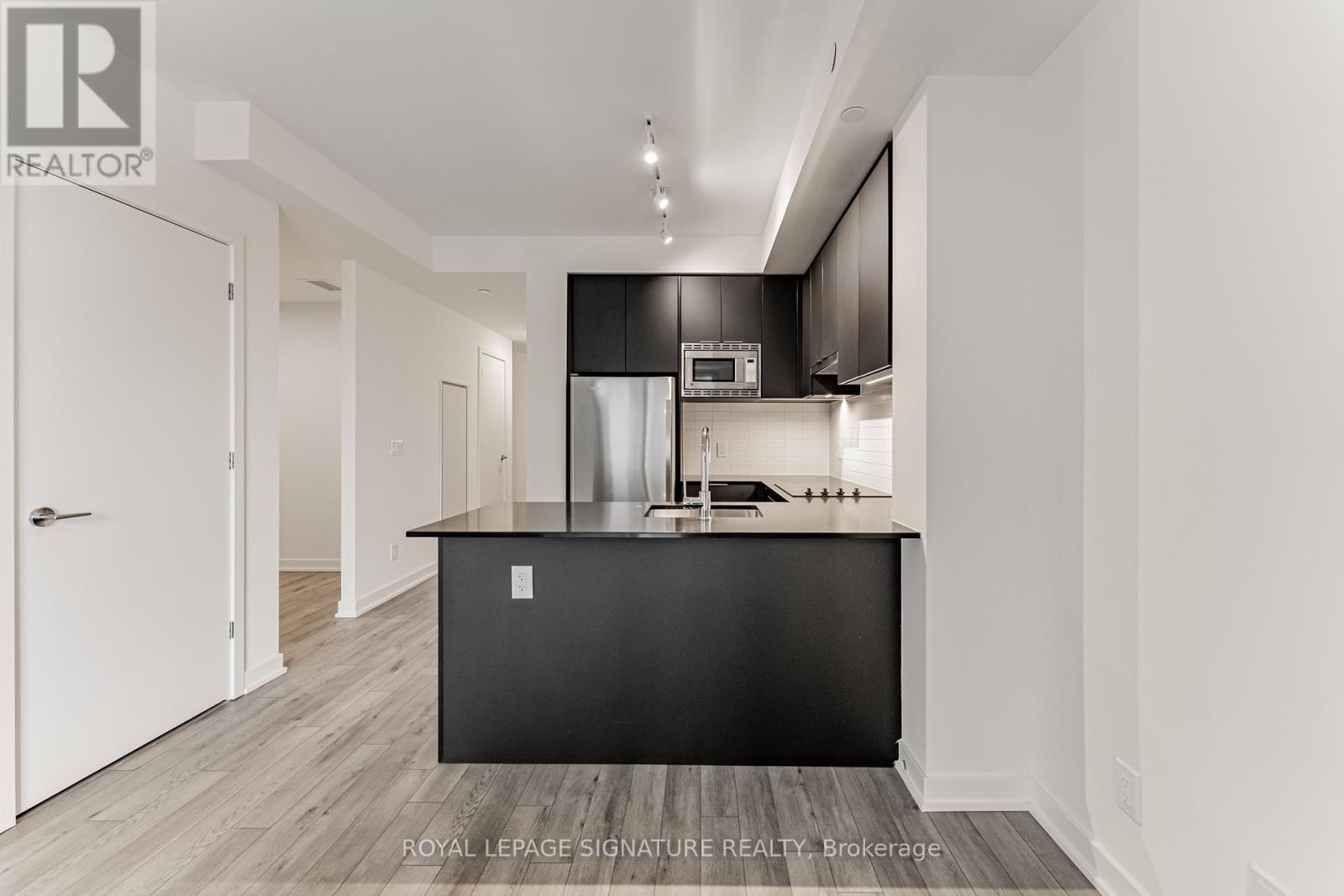 811 - 3071 Trafalgar Road, Oakville, Ontario L6H 3V6 - Photo 10 - W12562266