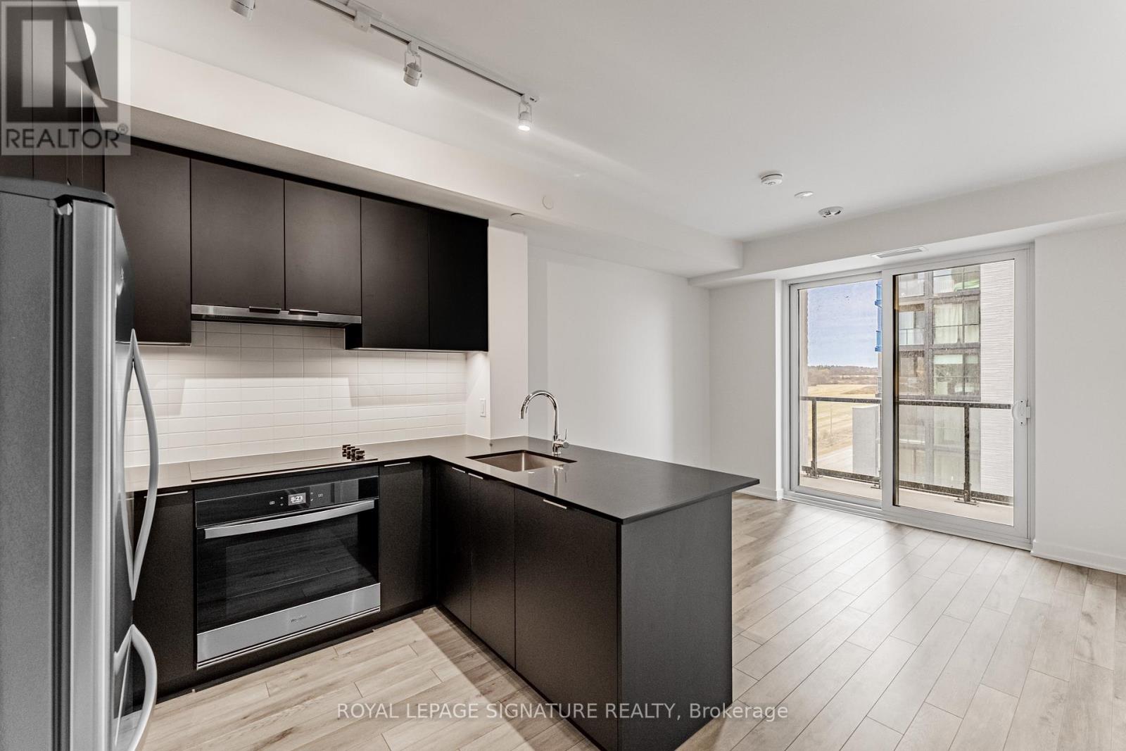 811 - 3071 Trafalgar Road, Oakville, Ontario L6H 3V6 - Photo 7 - W12562266