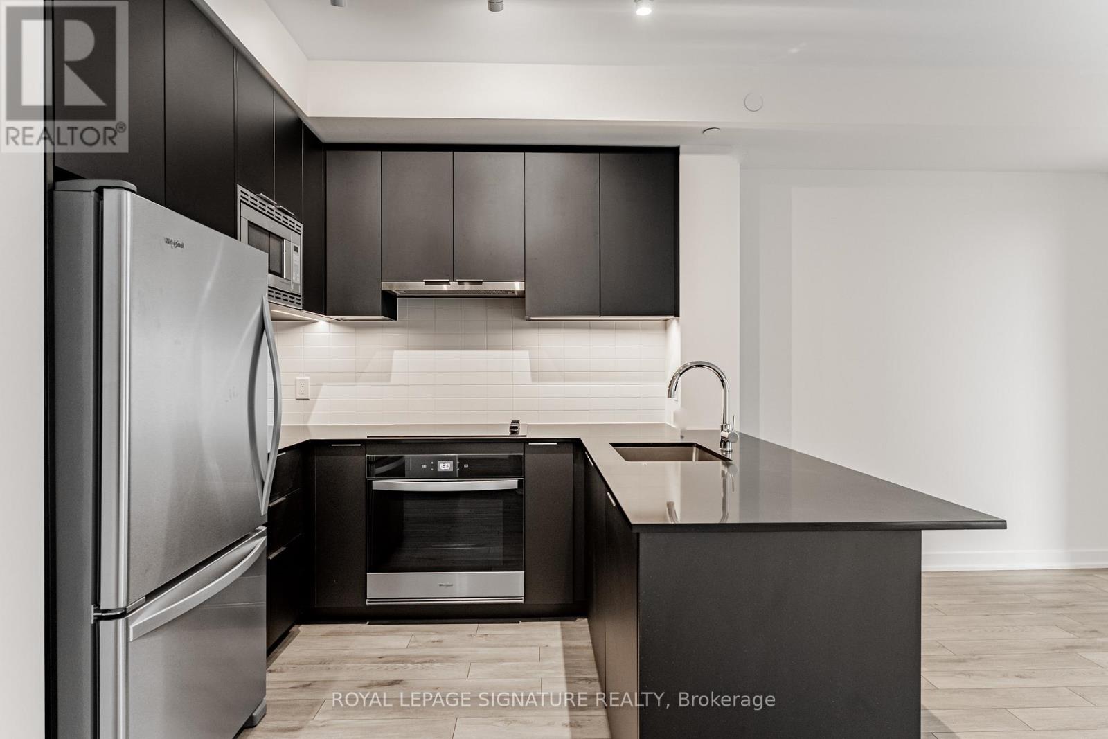 811 - 3071 Trafalgar Road, Oakville, Ontario L6H 3V6 - Photo 8 - W12562266