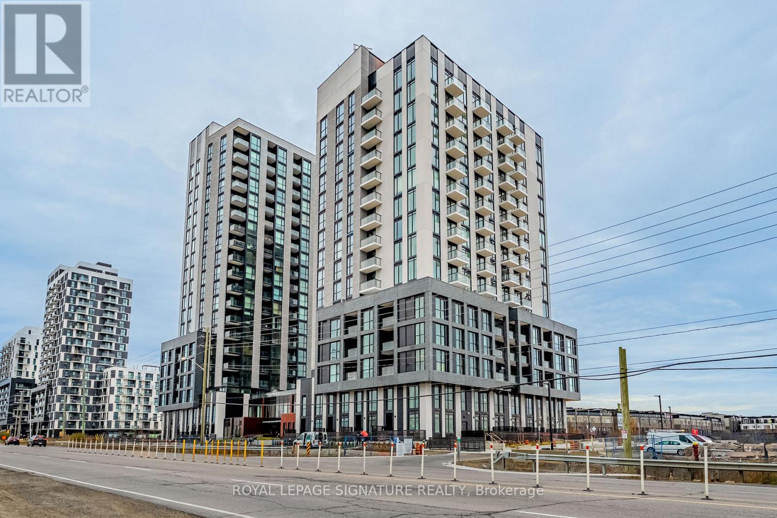 811 - 3071 TRAFALGAR ROAD, Oakville, Ontario