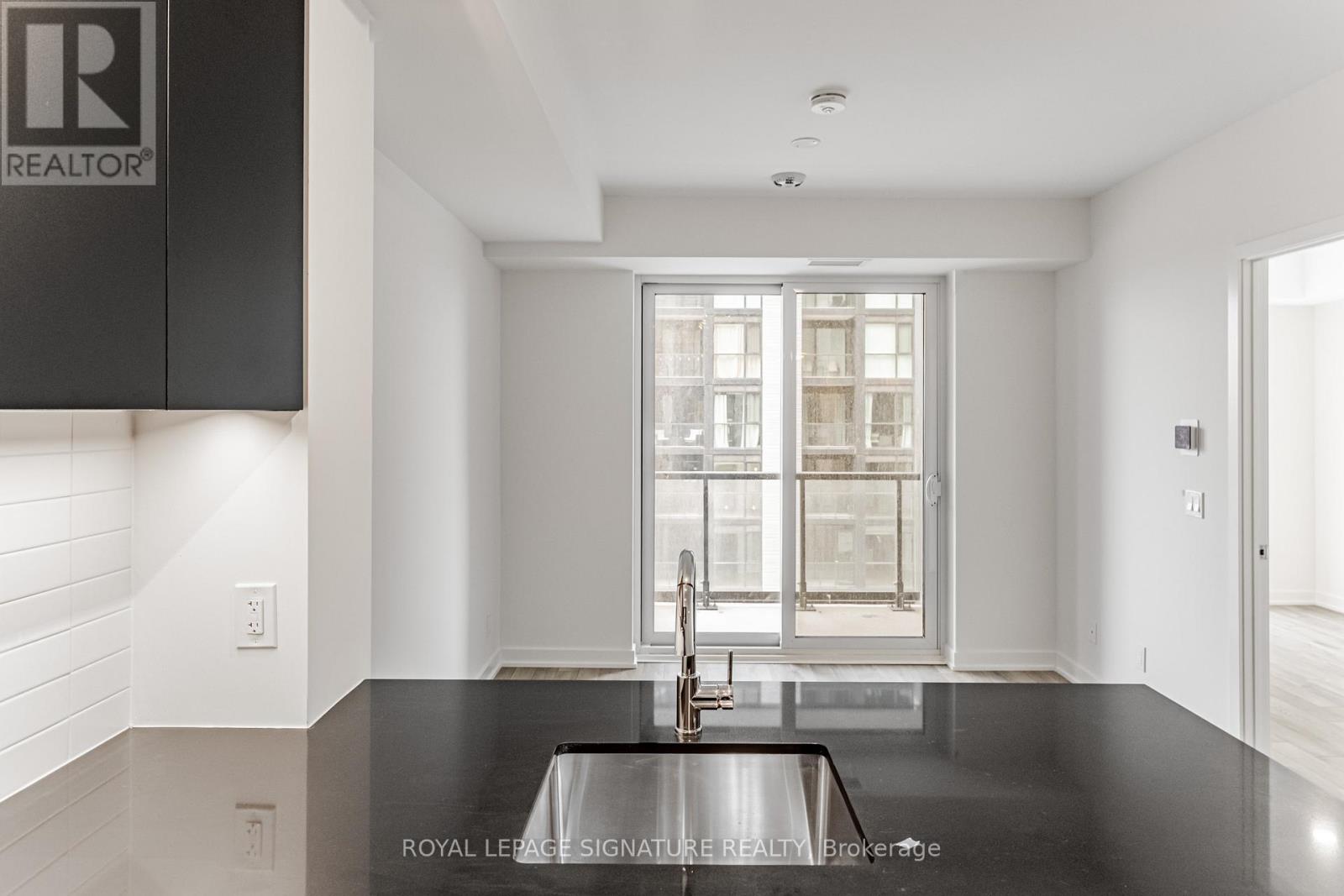 811 - 3071 Trafalgar Road, Oakville, Ontario L6H 3V6 - Photo 13 - W12562408