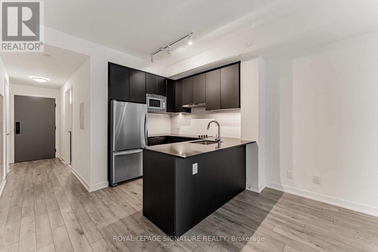 811 - 3071 Trafalgar Road, Oakville, Ontario L6H 3V6 - Photo 9 - W12562408