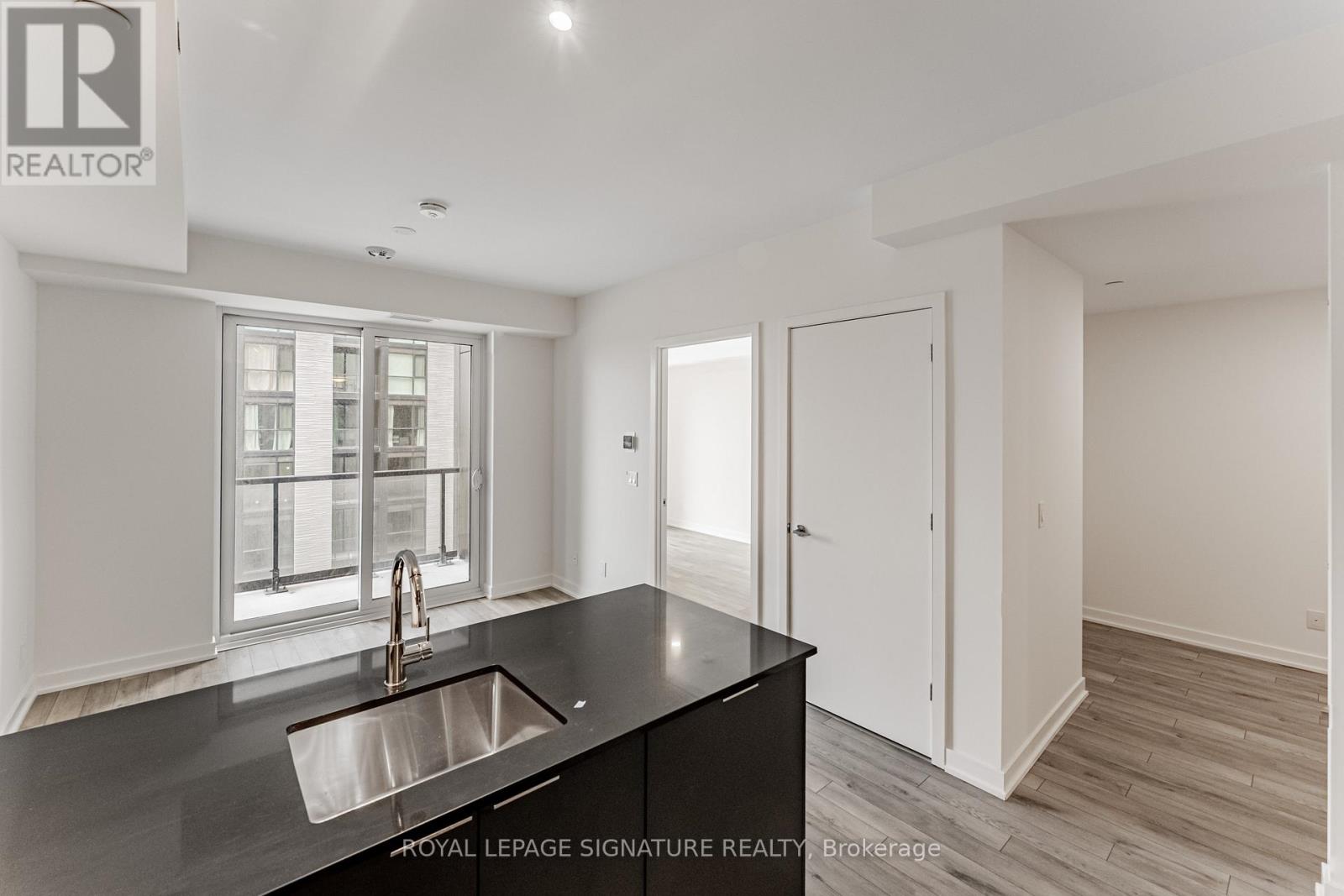 811 - 3071 Trafalgar Road, Oakville, Ontario L6H 3V6 - Photo 12 - W12562408